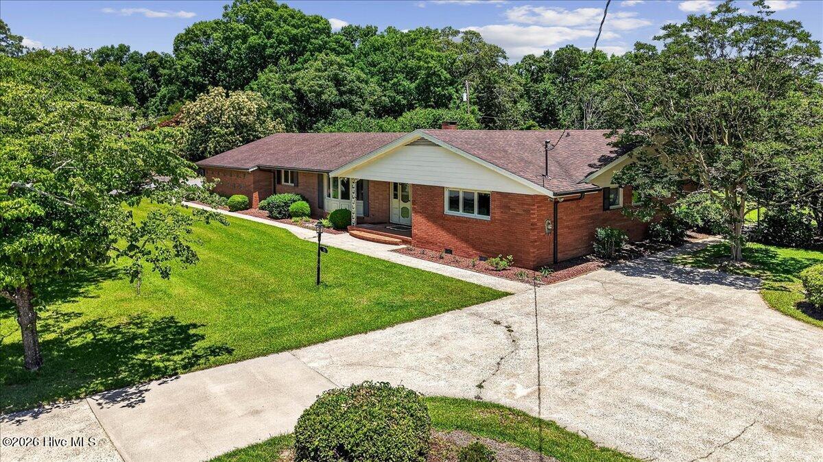 704 E Forest Hill Drive Property Photo 6