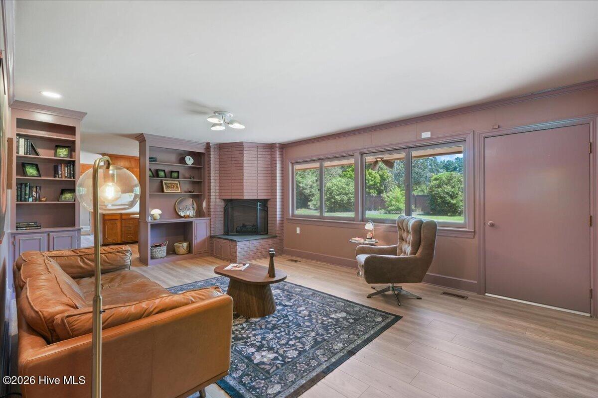 704 E Forest Hill Drive Property Photo 17