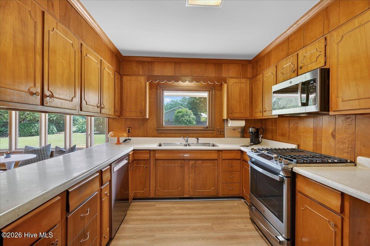 704 E Forest Hill Drive Property Photo 19