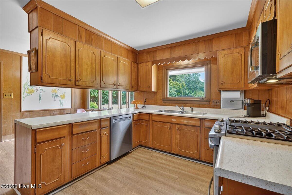704 E Forest Hill Drive Property Photo 20