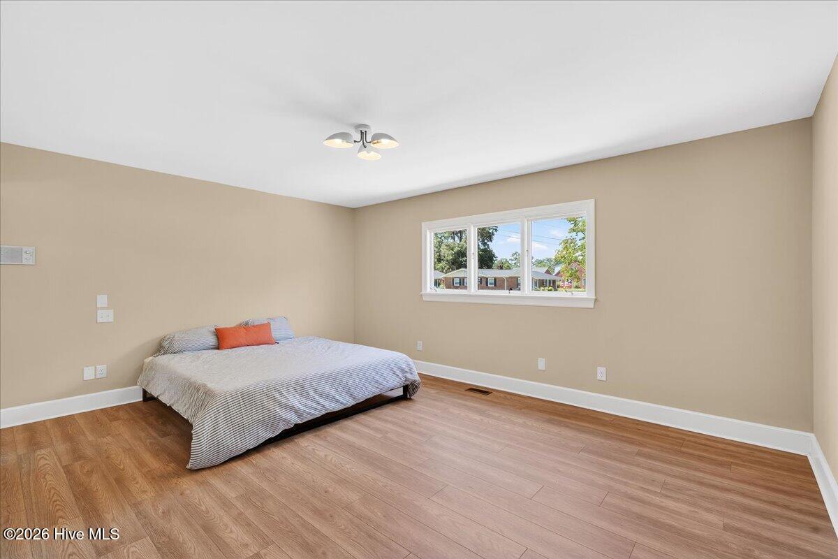 704 E Forest Hill Drive Property Photo 24