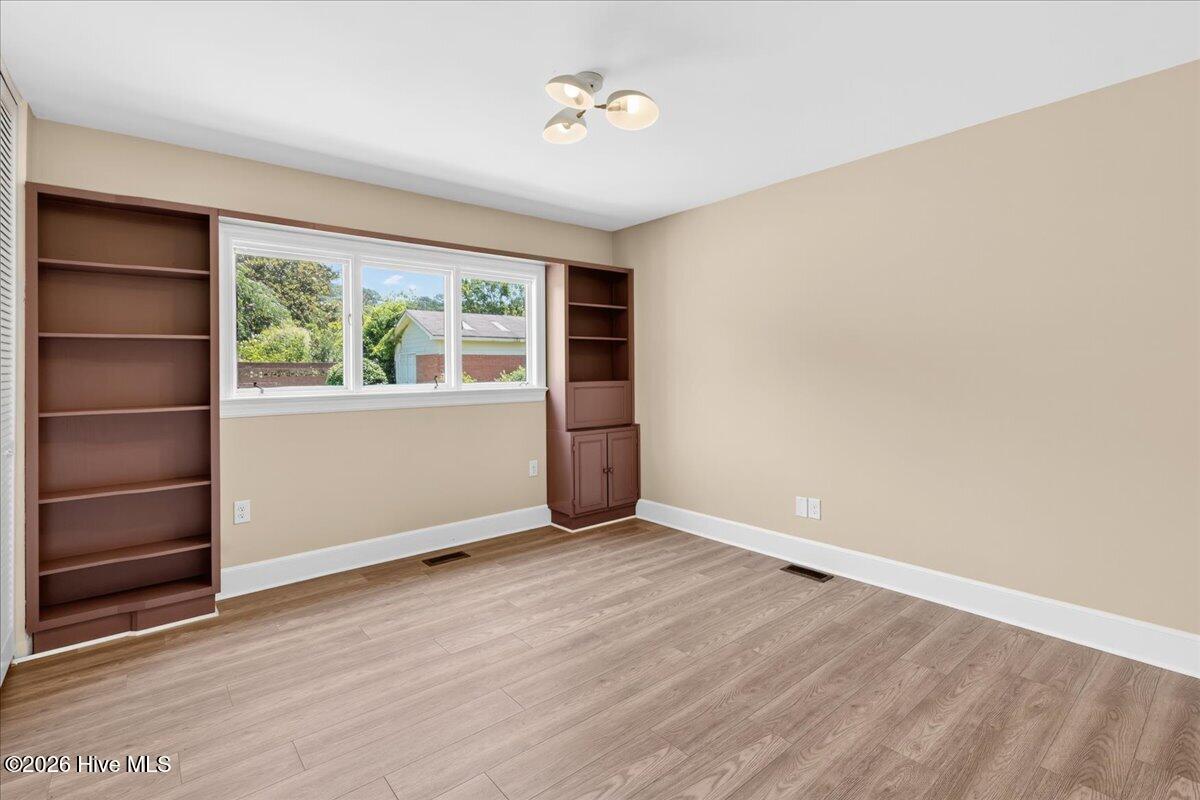 704 E Forest Hill Drive Property Photo 27