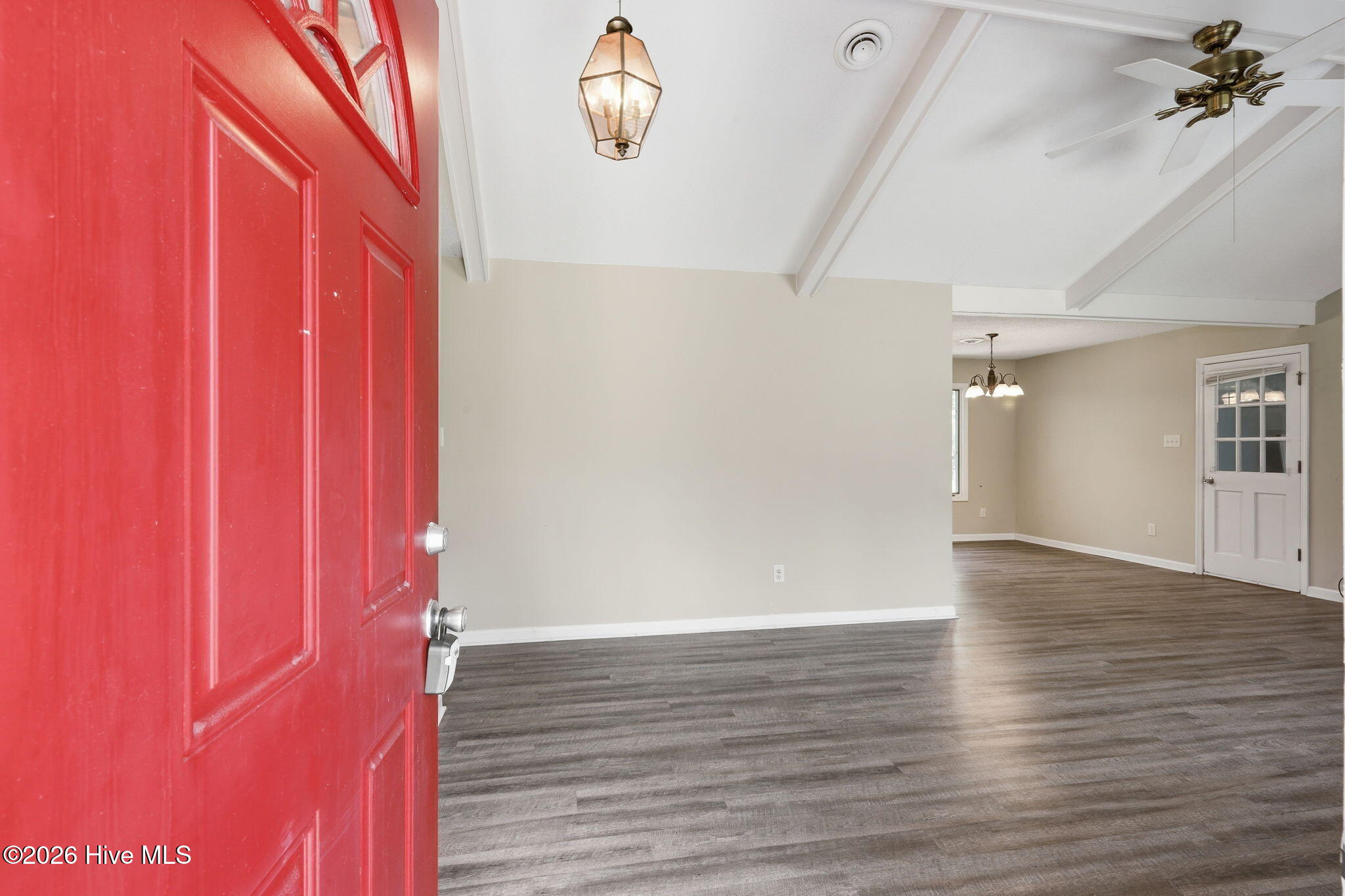 807 Clipper Court Property Photo 4