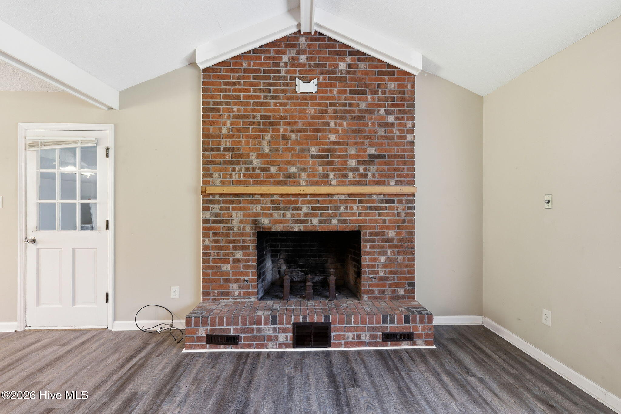 807 Clipper Court Property Photo 8