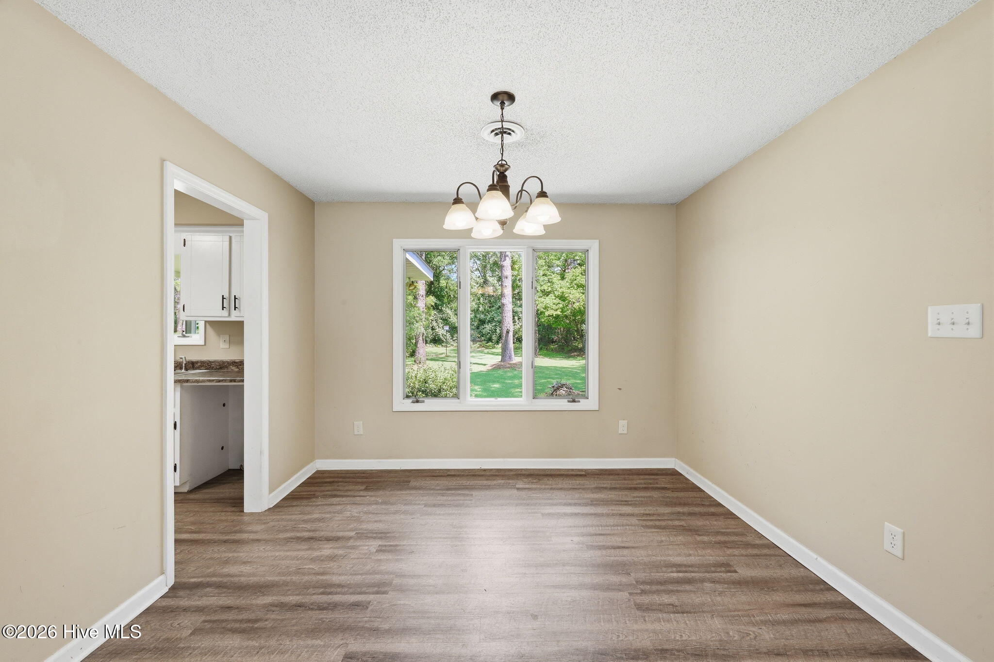 807 Clipper Court Property Photo 9