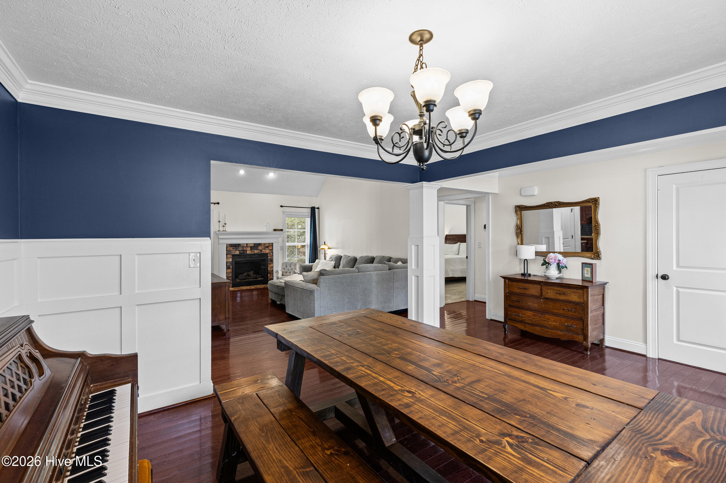 120 Woodstone Way Property Photo 8