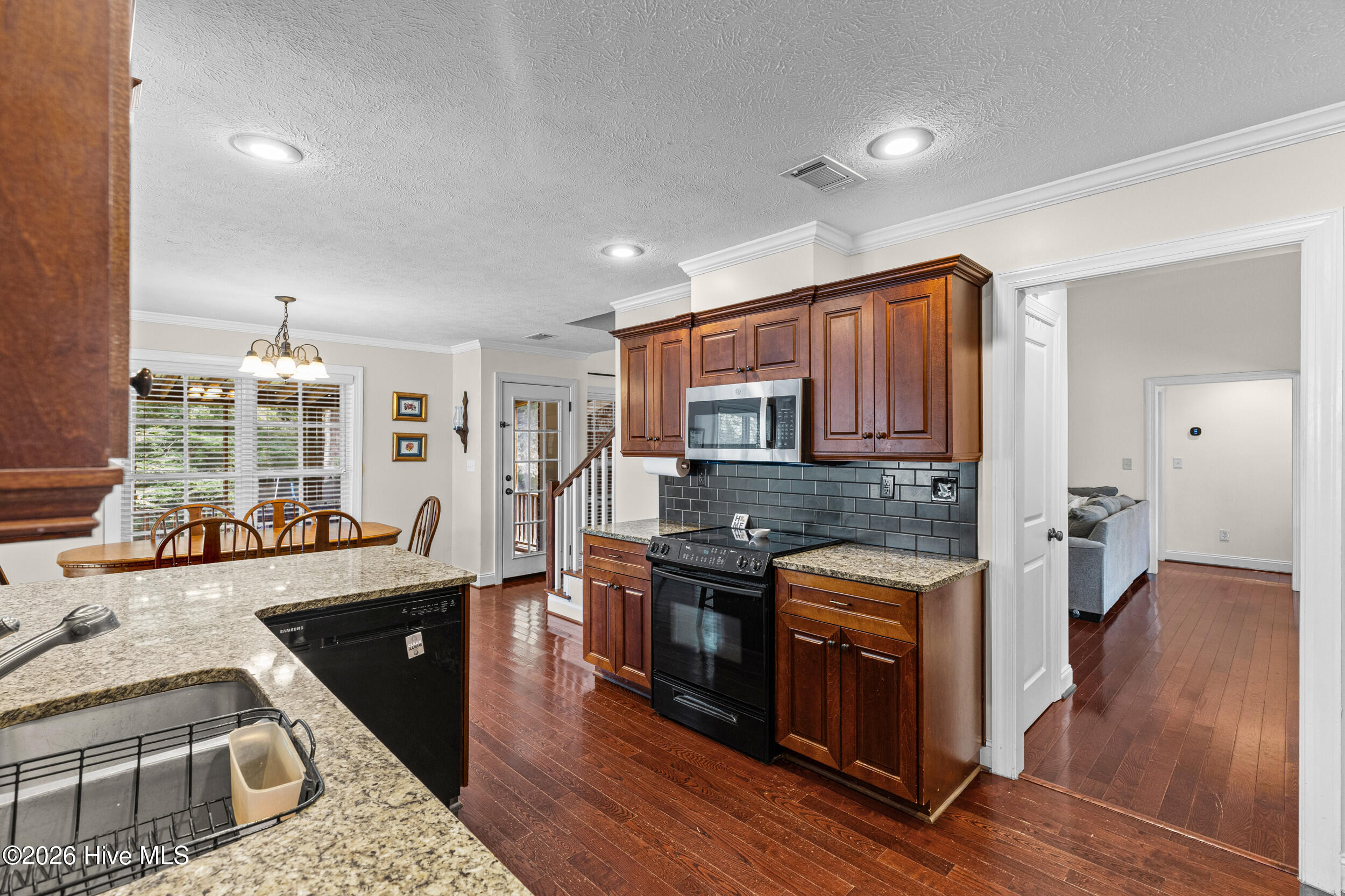 120 Woodstone Way Property Photo 12