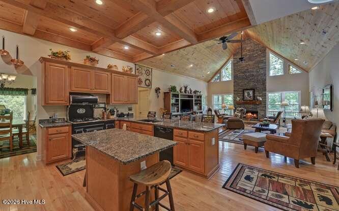 10 Piper Lane Property Photo 3