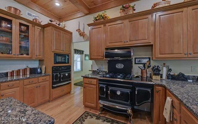 10 Piper Lane Property Photo 4