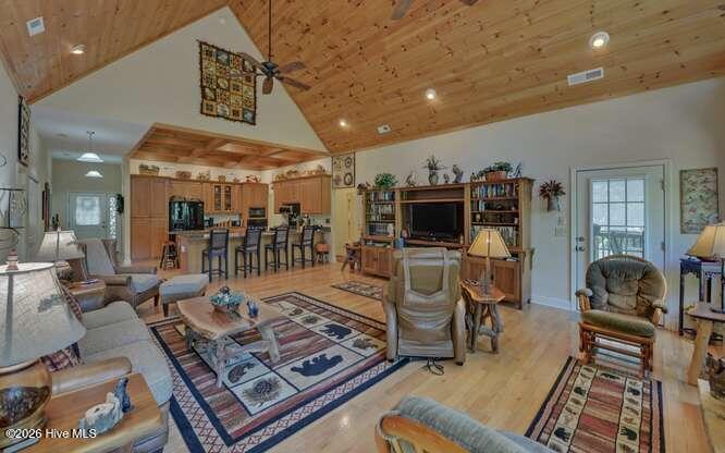 10 Piper Lane Property Photo 9