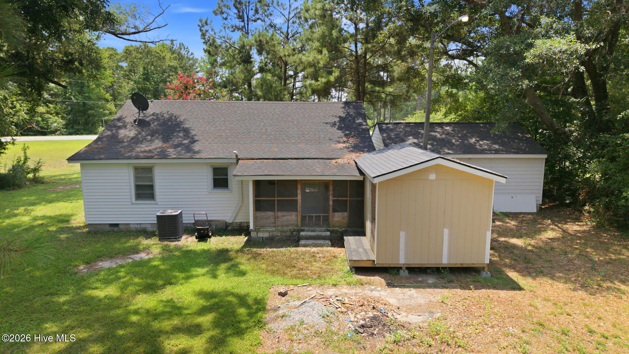 9813 Nc 42 E Property Photo 2