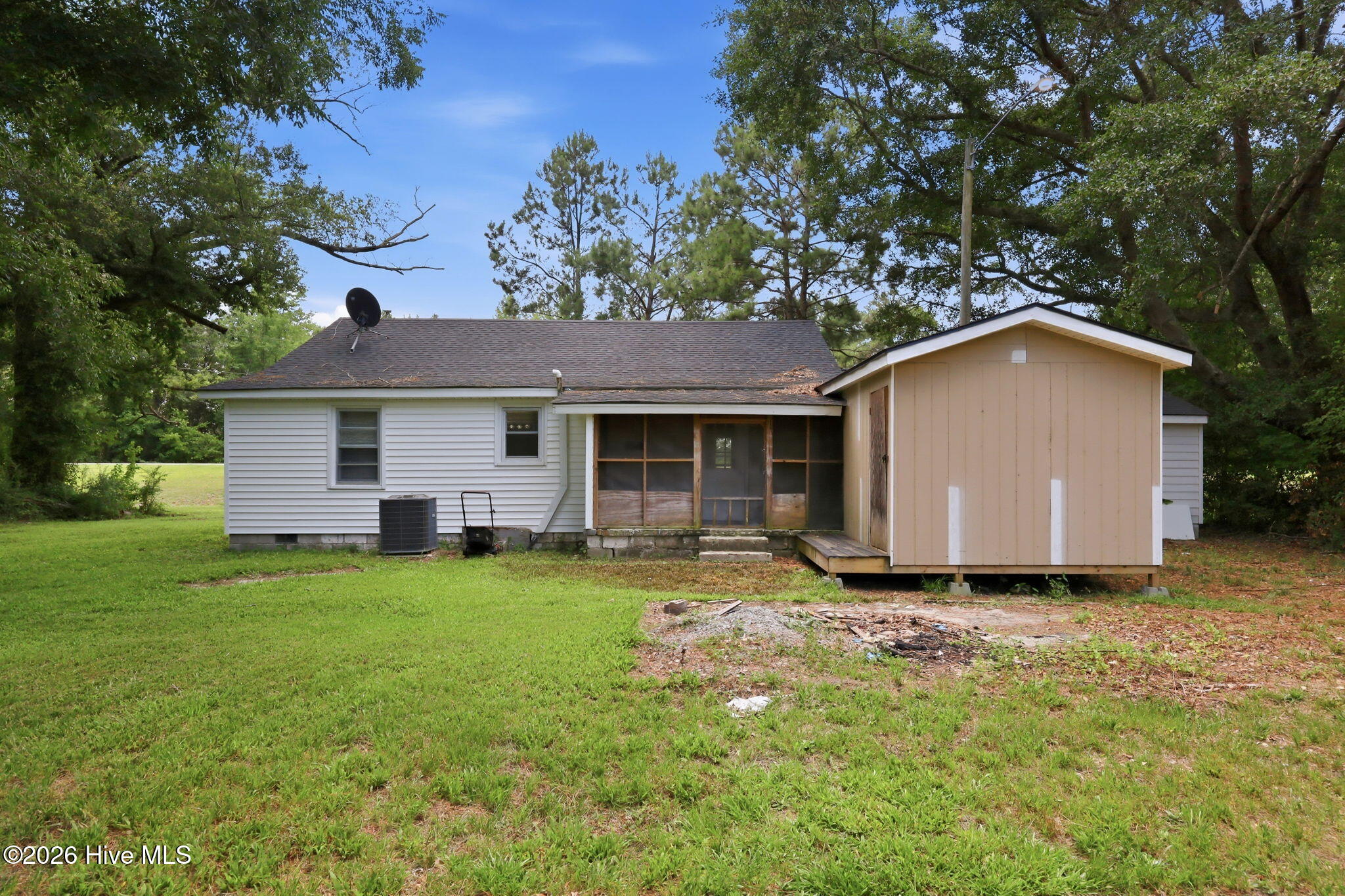 9813 Nc 42 E Property Photo 7