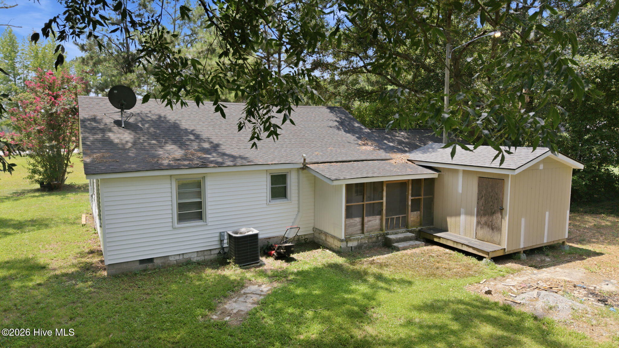 9813 Nc 42 E Property Photo 15