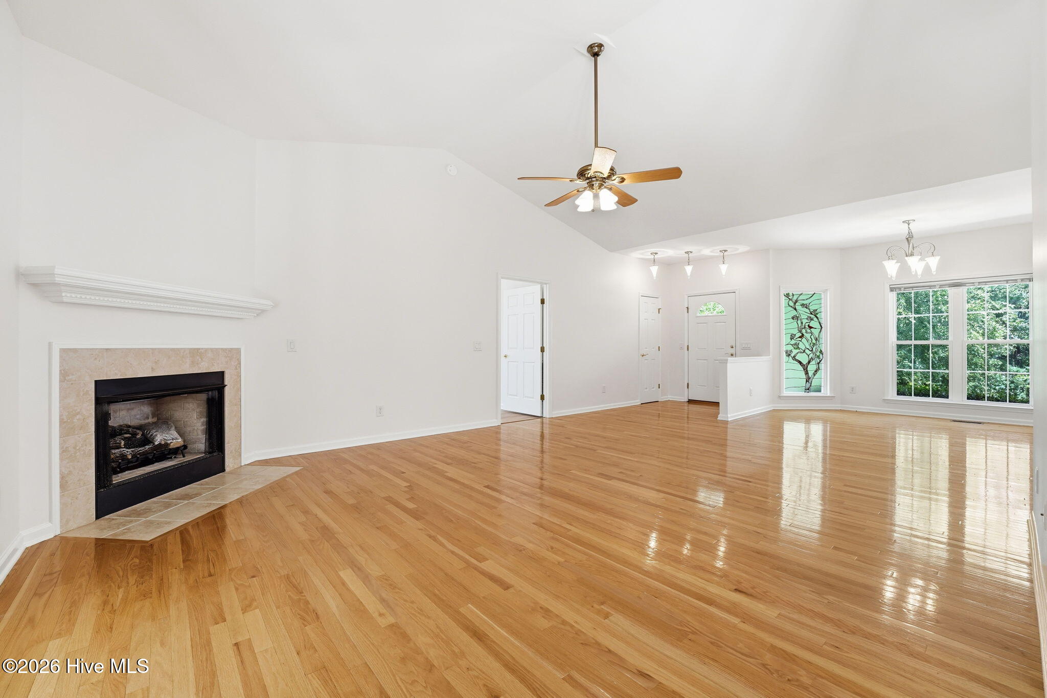 190 Canter Lane Property Photo 4