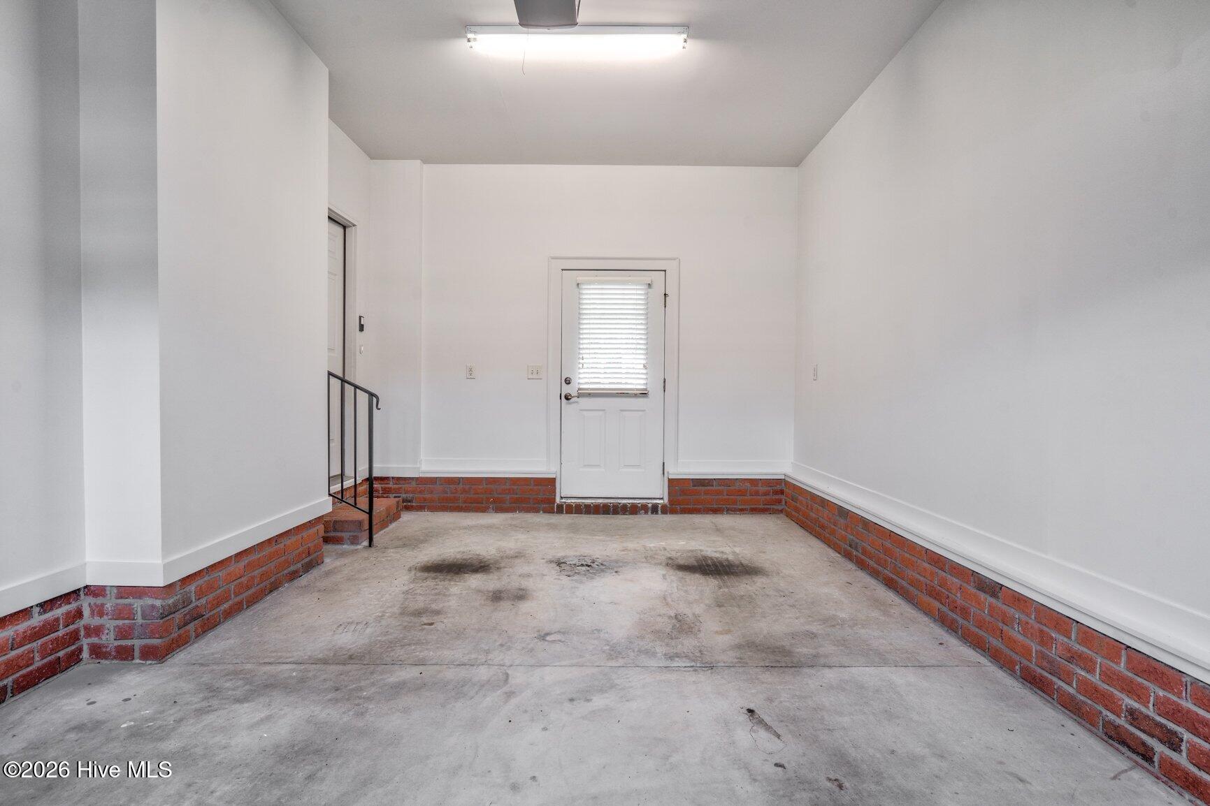 2041 Cottage Way Property Photo 6