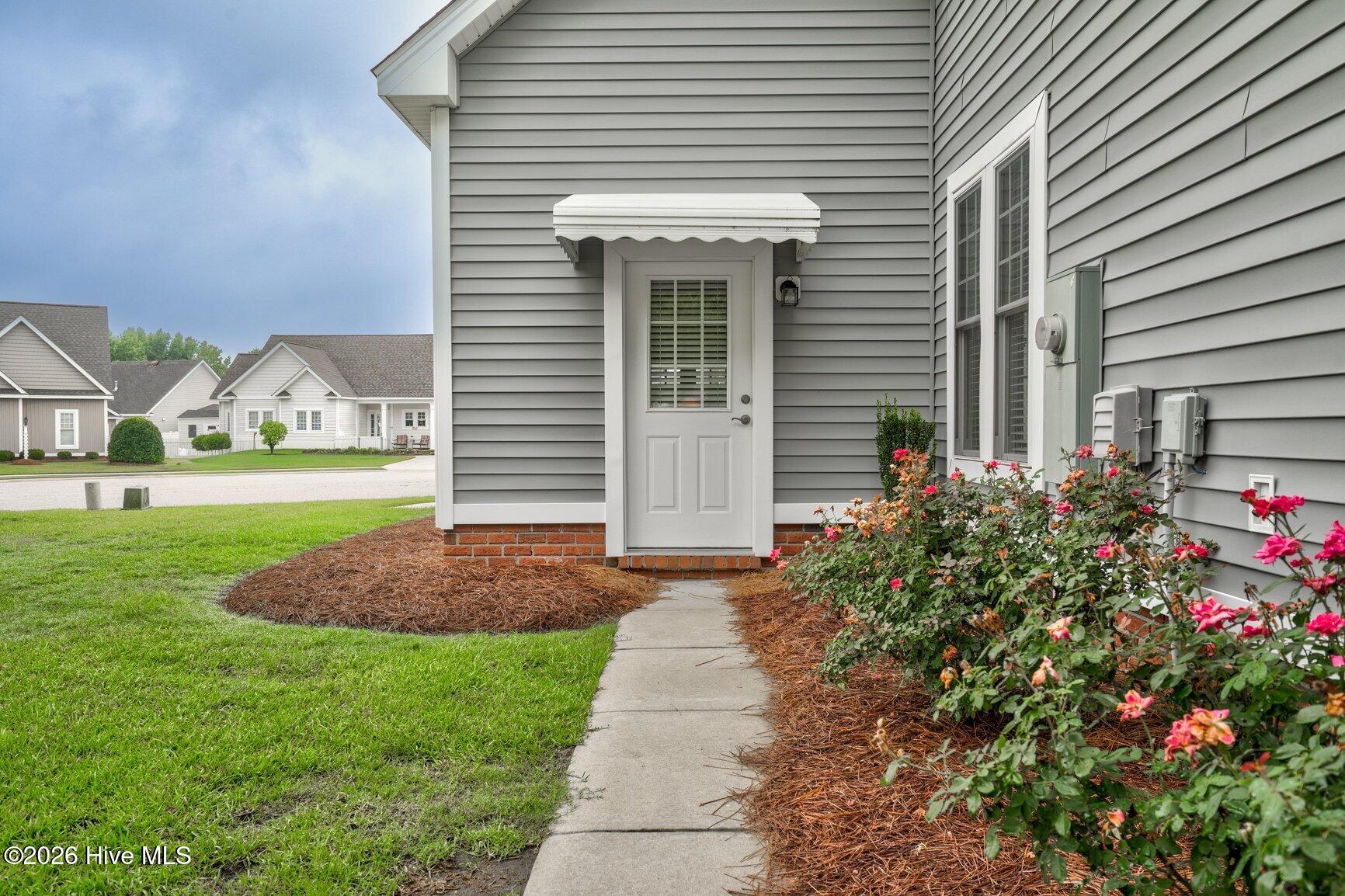 2041 Cottage Way Property Photo 7