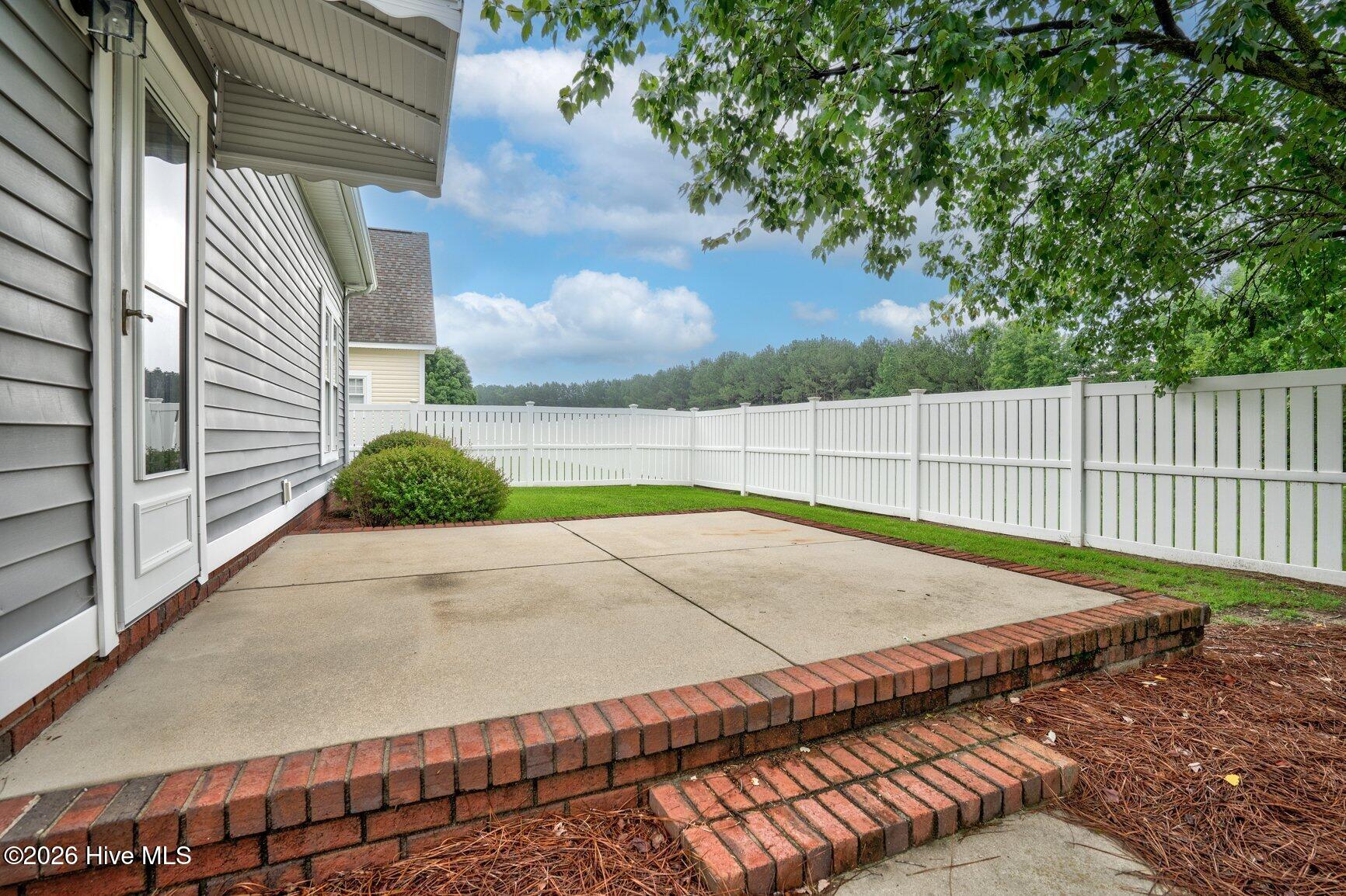 2041 Cottage Way Property Photo 8