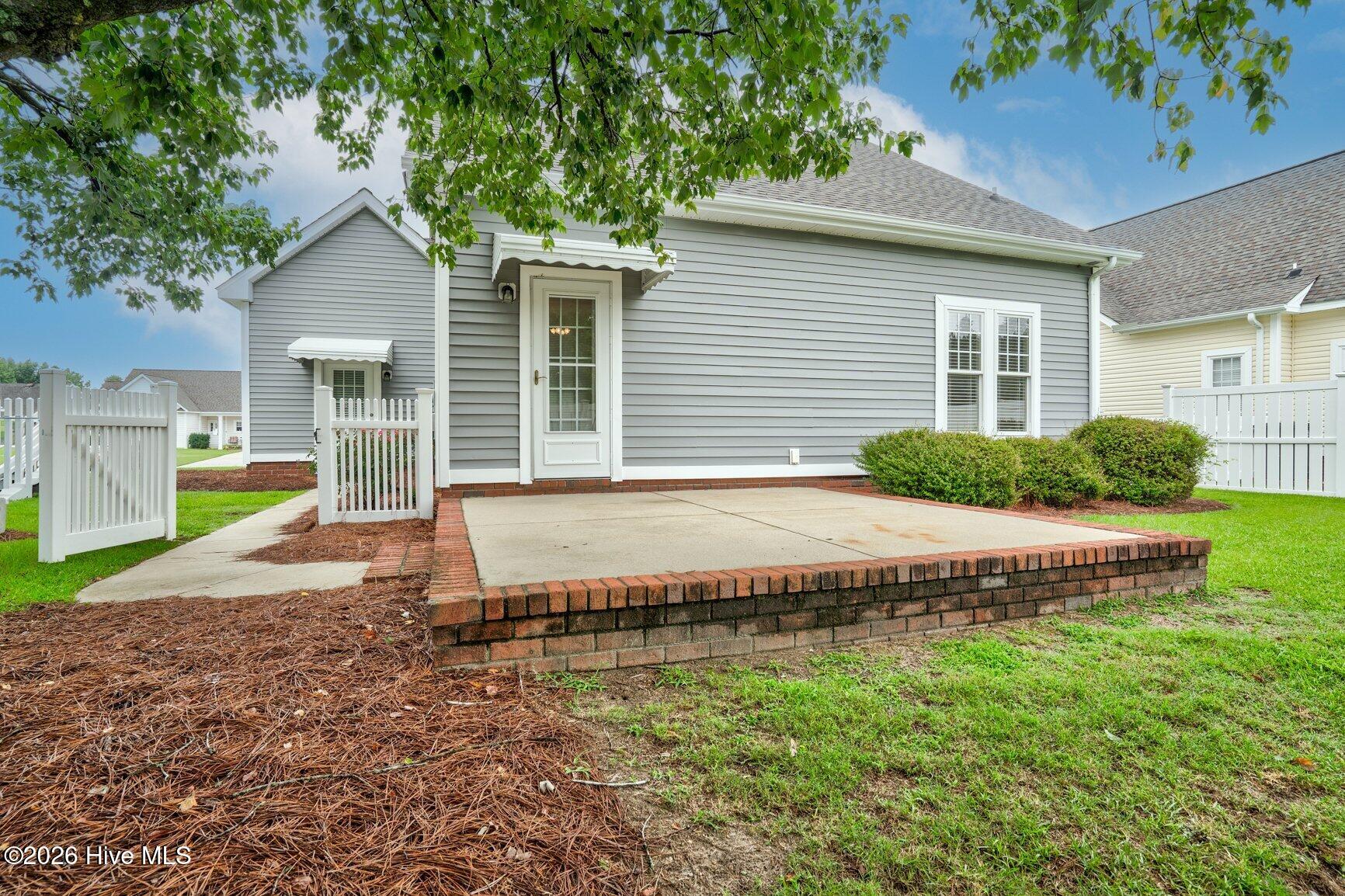 2041 Cottage Way Property Photo 9