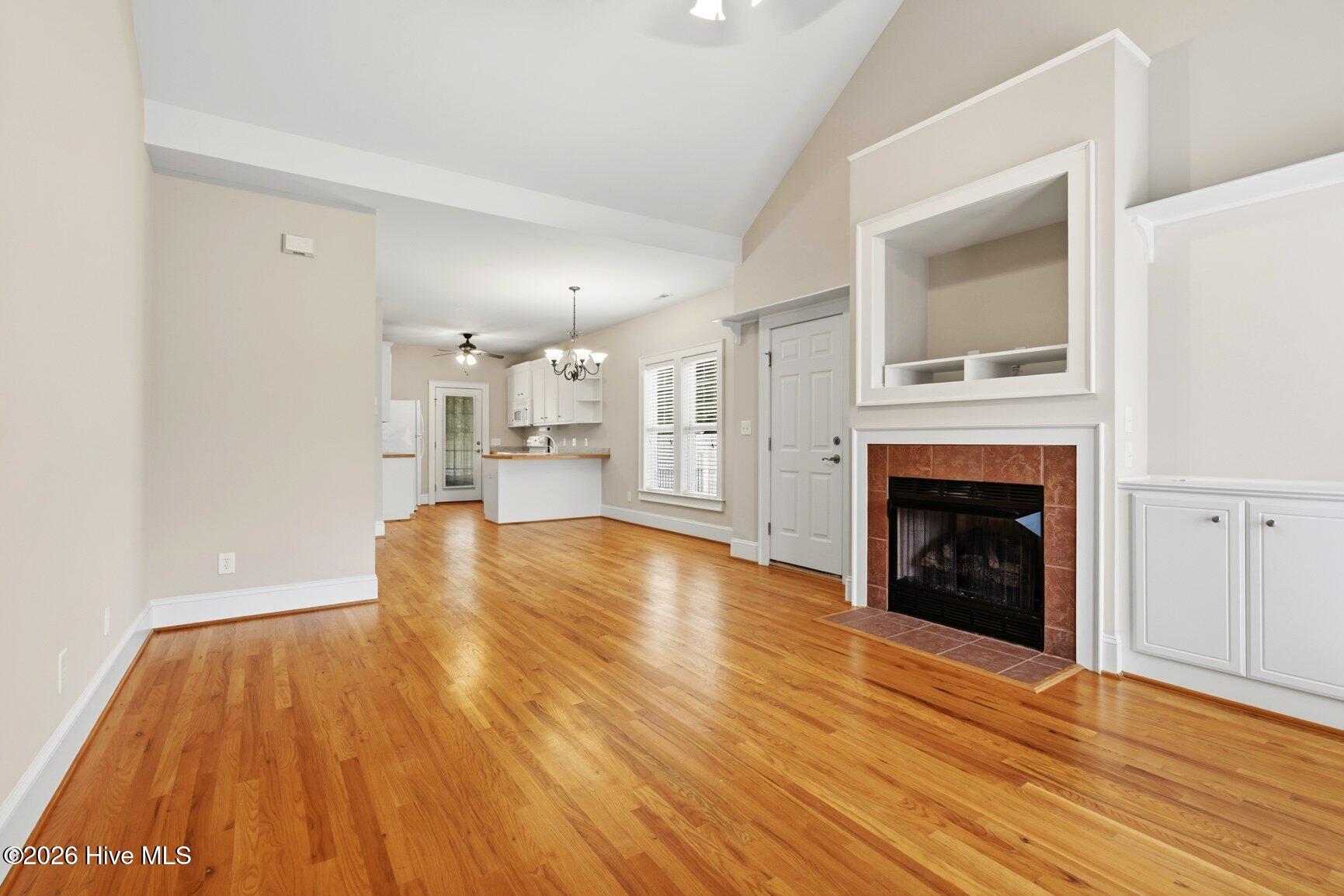 2041 Cottage Way Property Photo 12