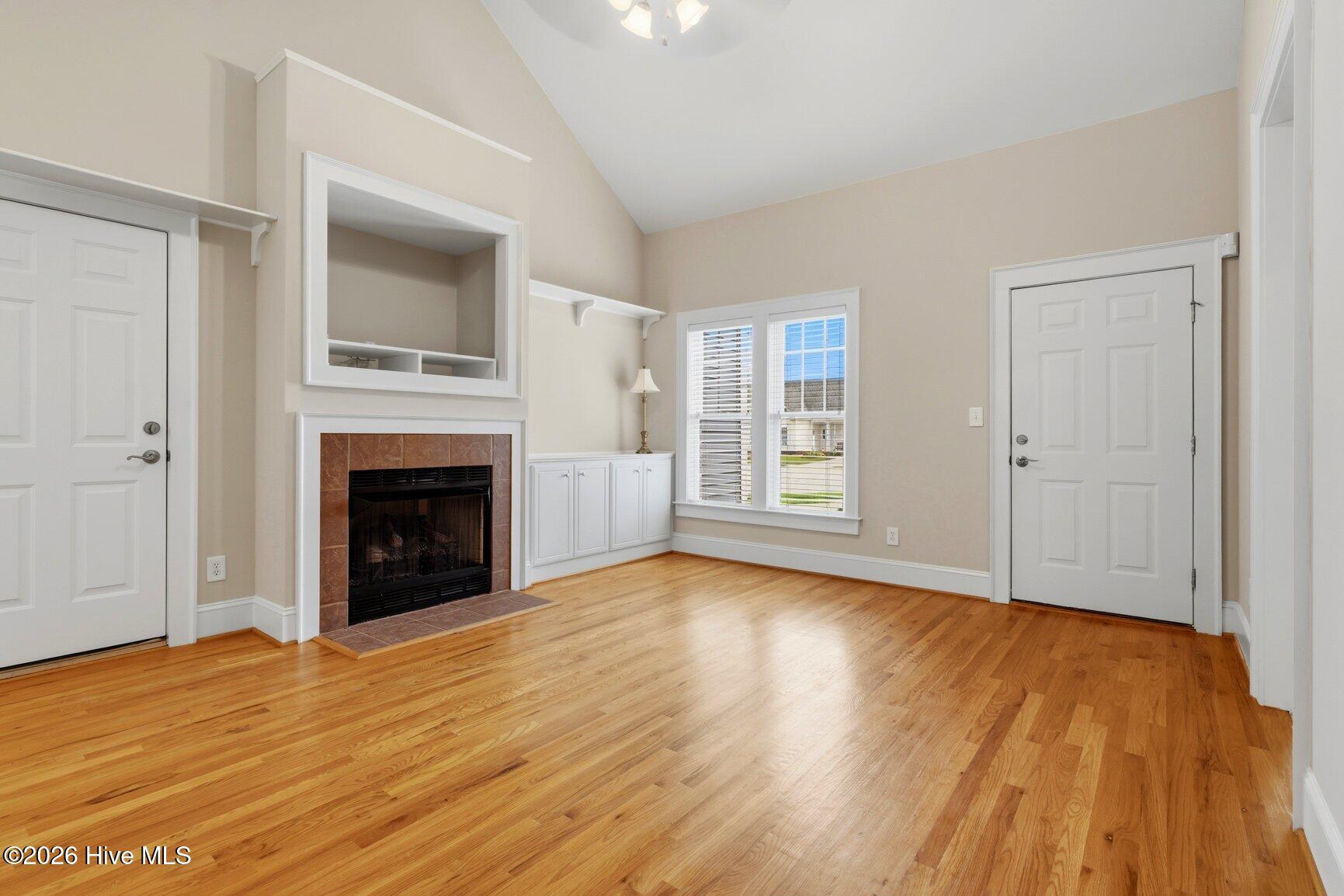 2041 Cottage Way Property Photo 13