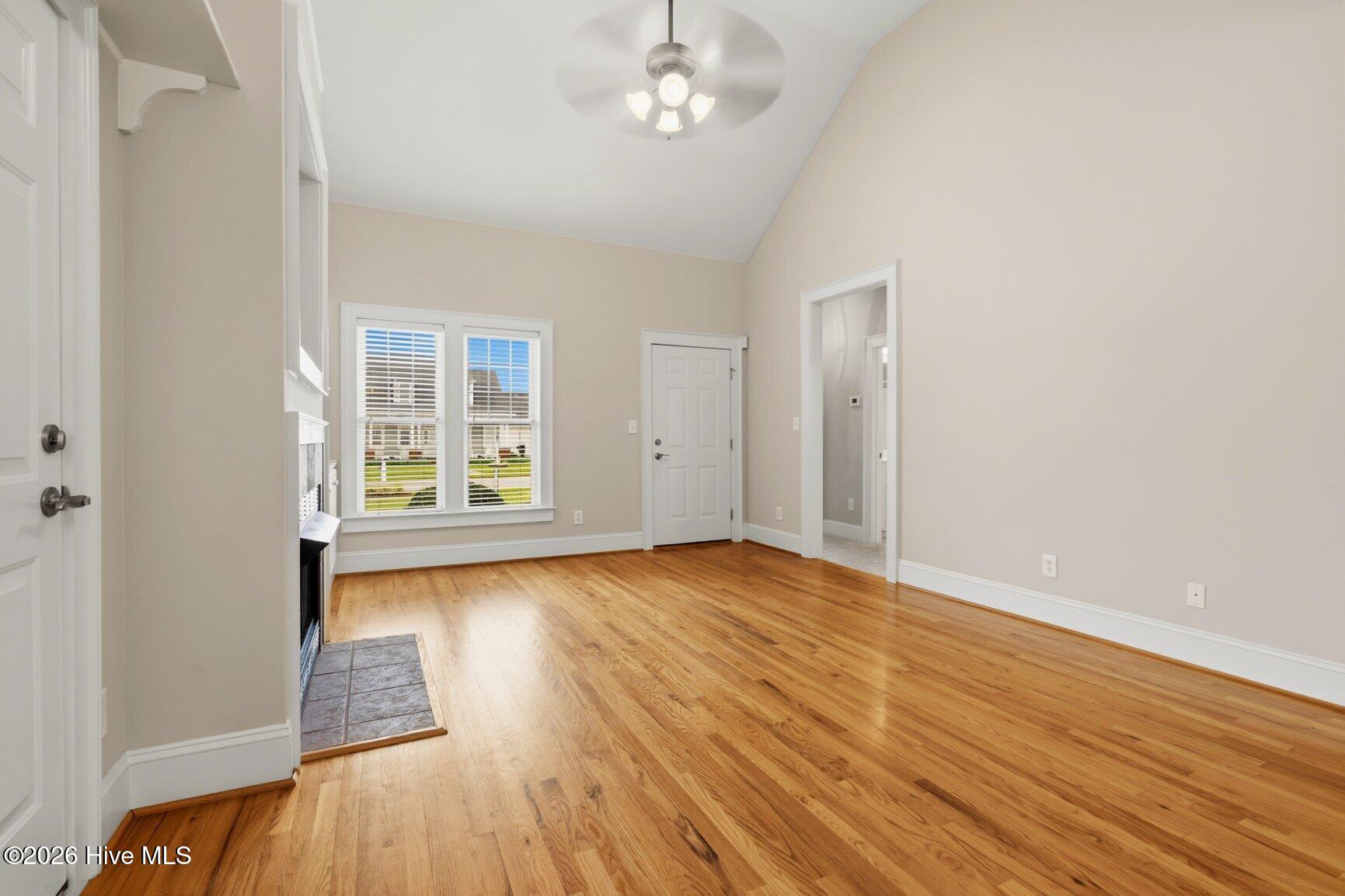 2041 Cottage Way Property Photo 14