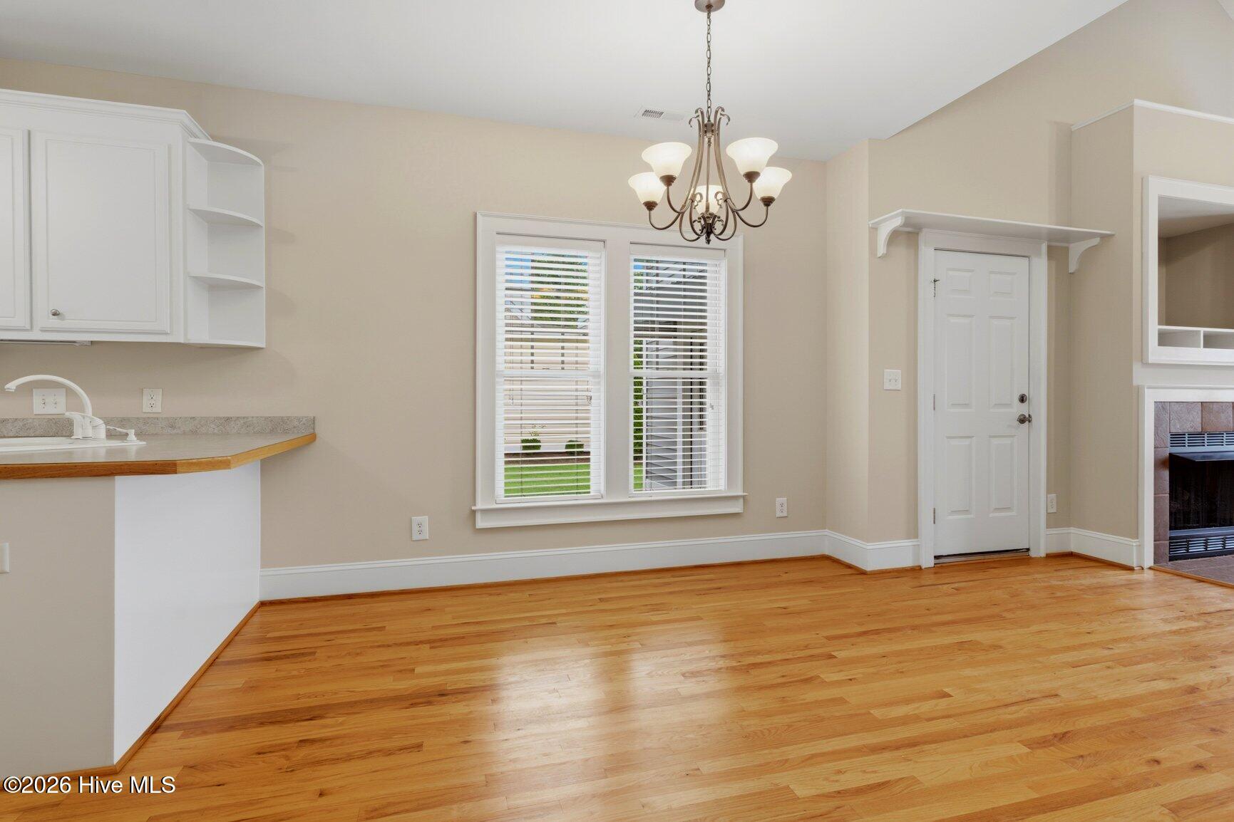 2041 Cottage Way Property Photo 16