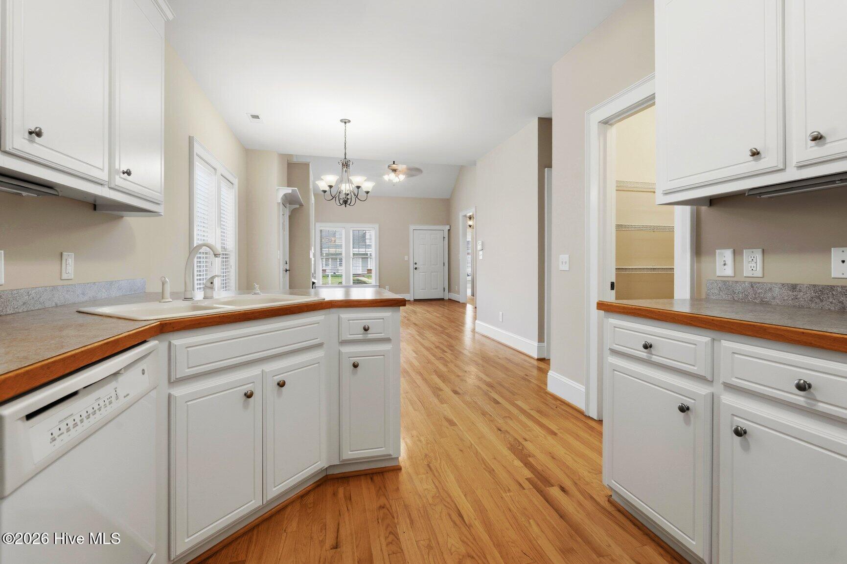 2041 Cottage Way Property Photo 19