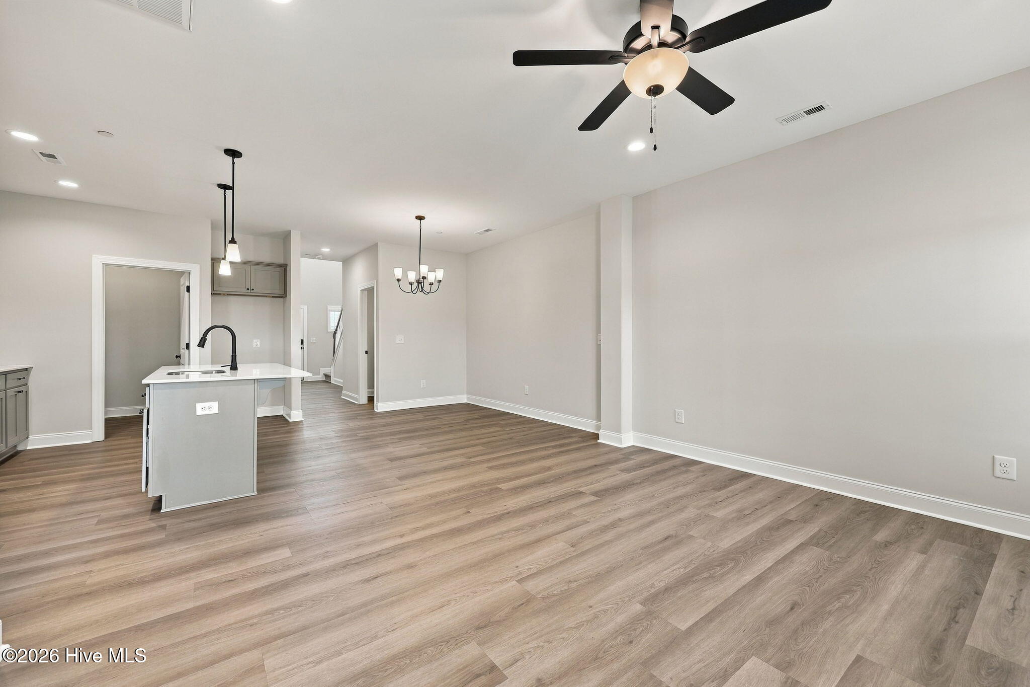 304 Colmar Way E Property Photo 11