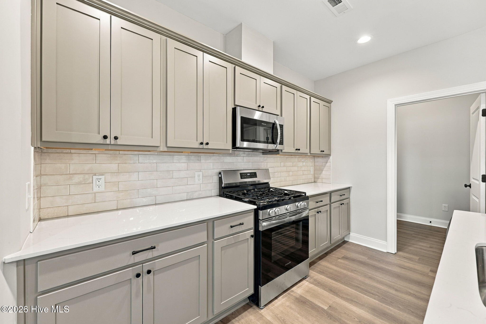 304 Colmar Way E Property Photo 12