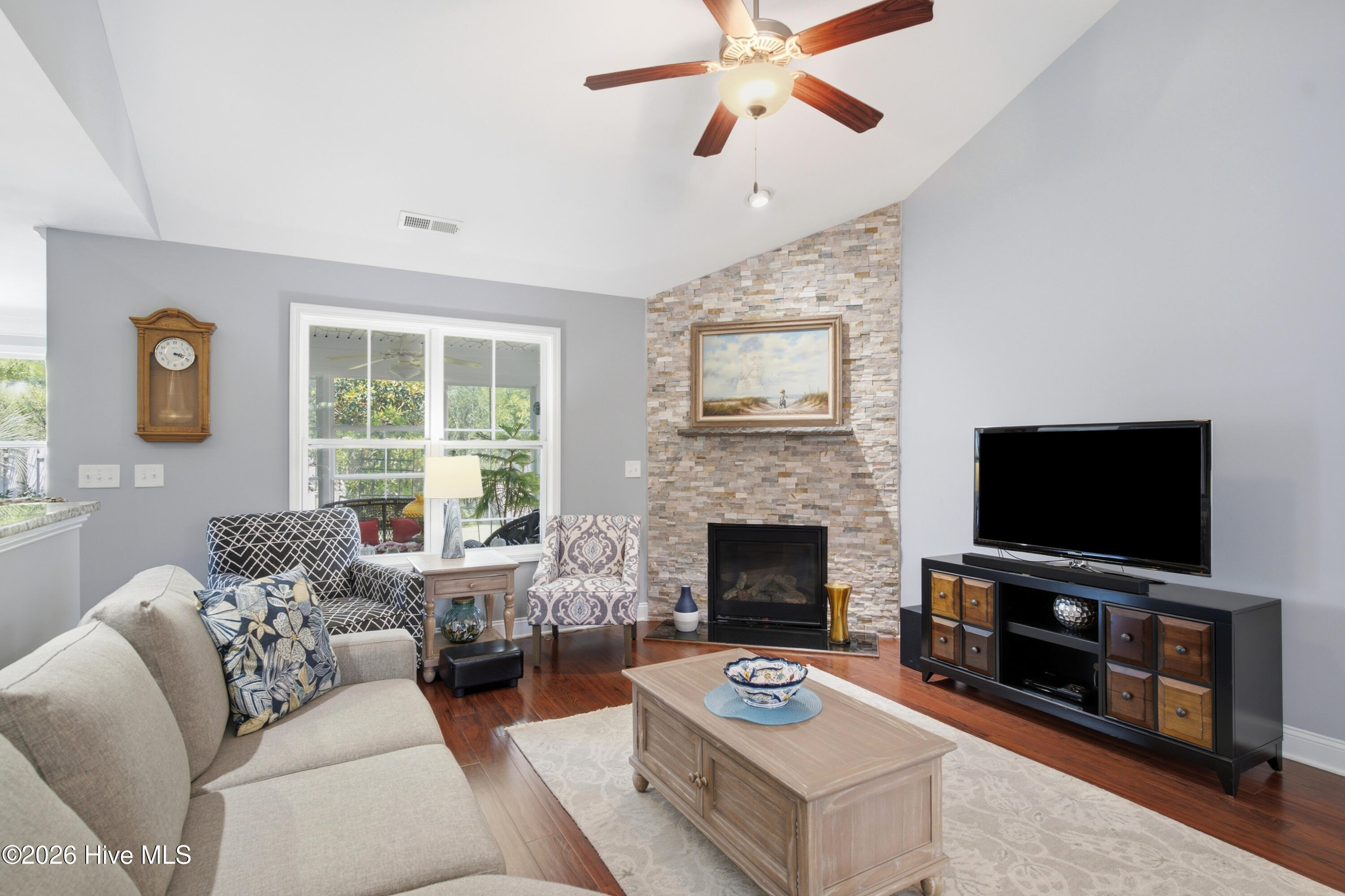 1053 Lanterns Lane Property Photo 17