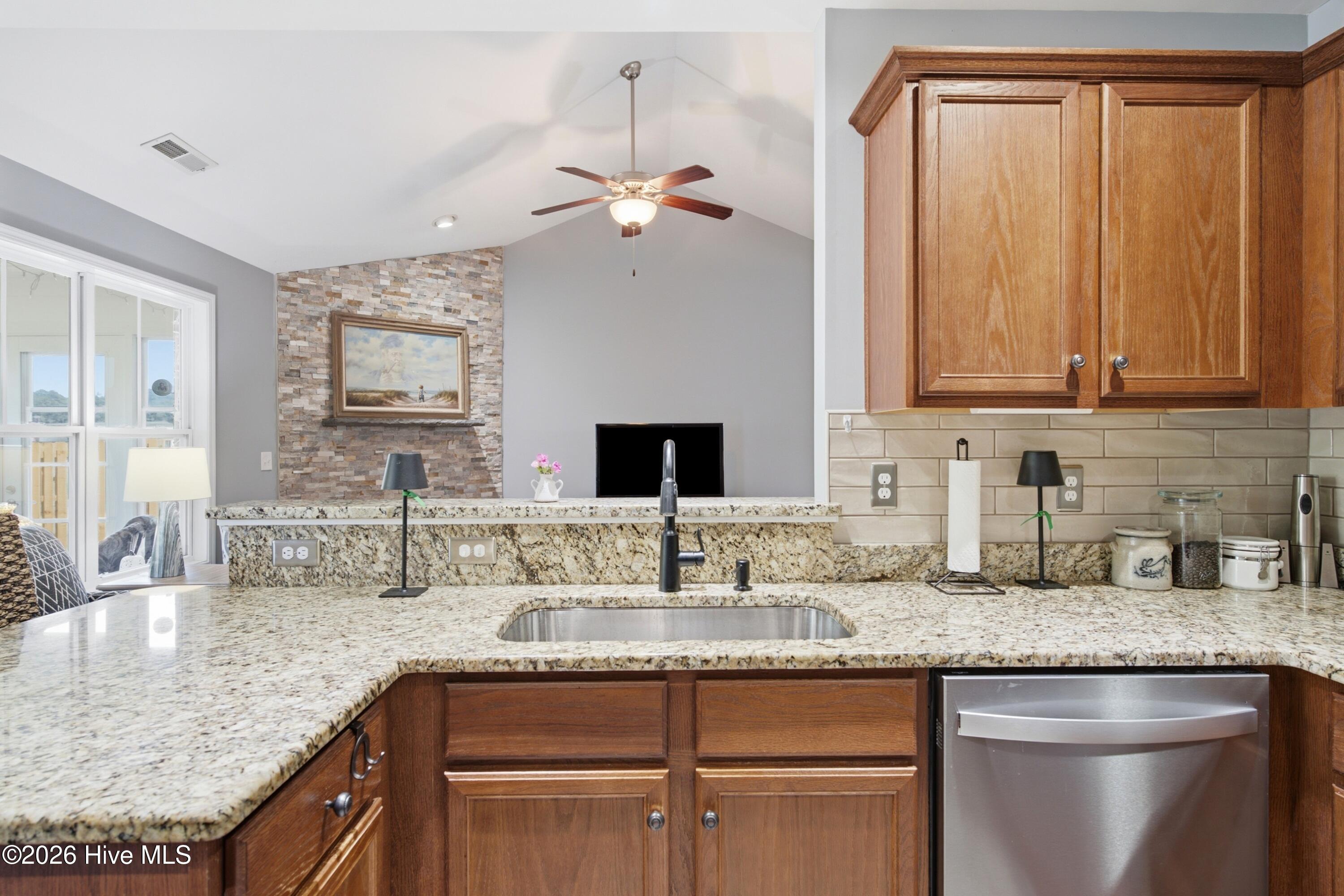 1053 Lanterns Lane Property Photo 22