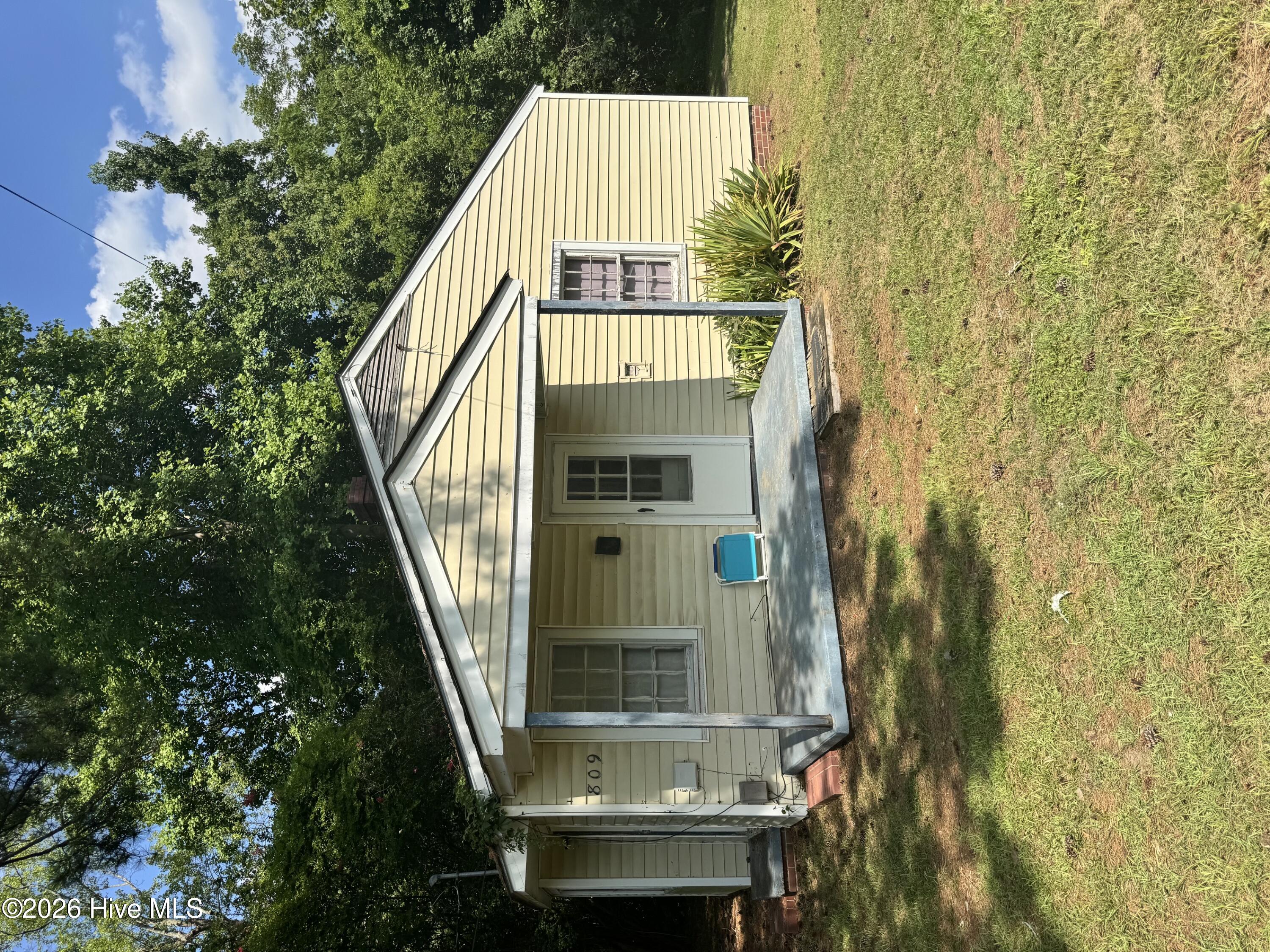 809 Stadiem Drive Property Photo 1