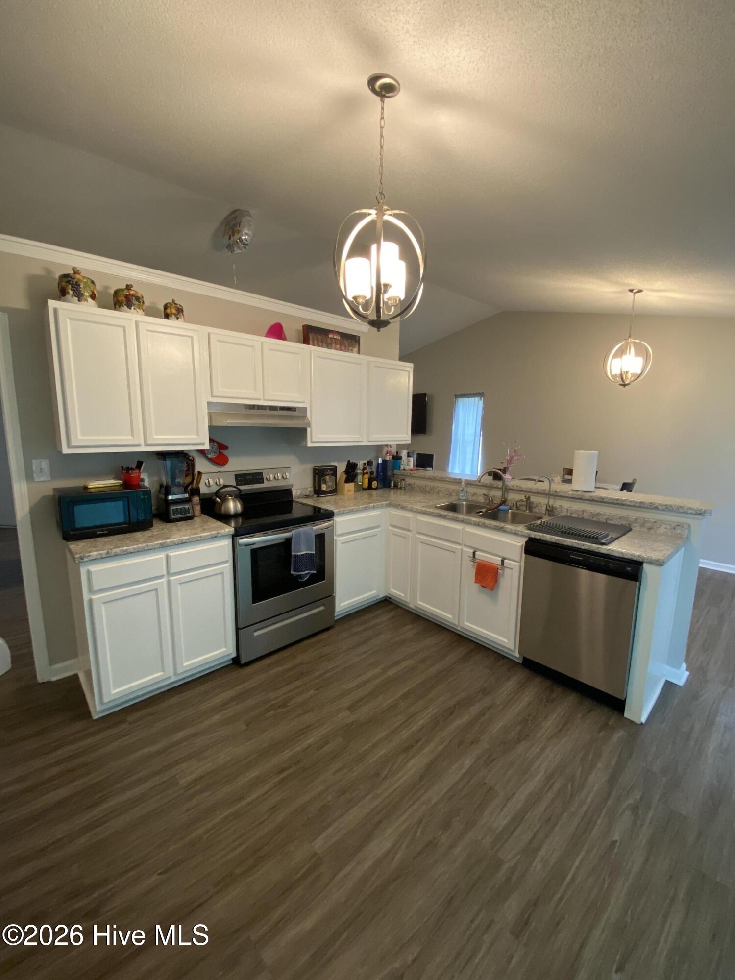 111 Howell Drive Property Photo 4