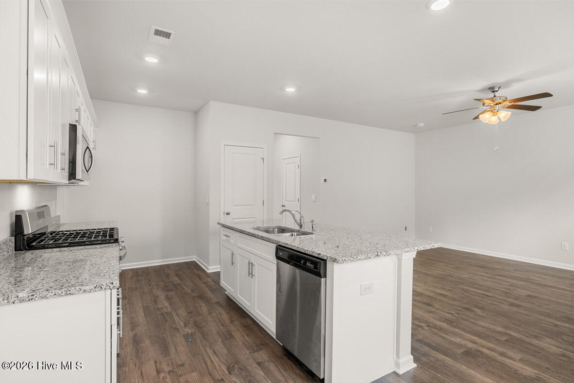 806 Dara Corners Property Photo 7