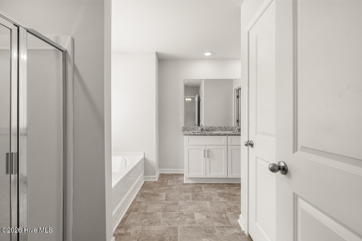 806 Dara Corners Property Photo 13