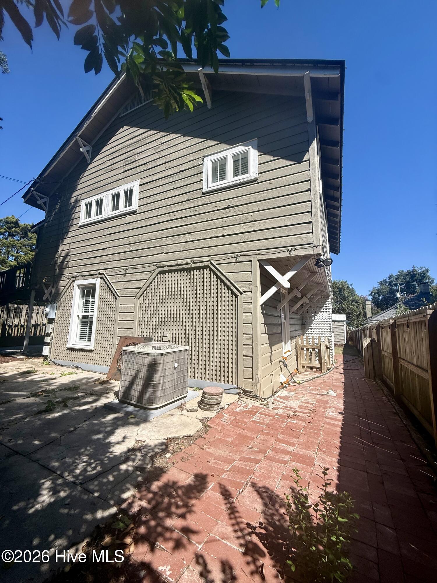 1960 Mcdowell Street Property Photo 37