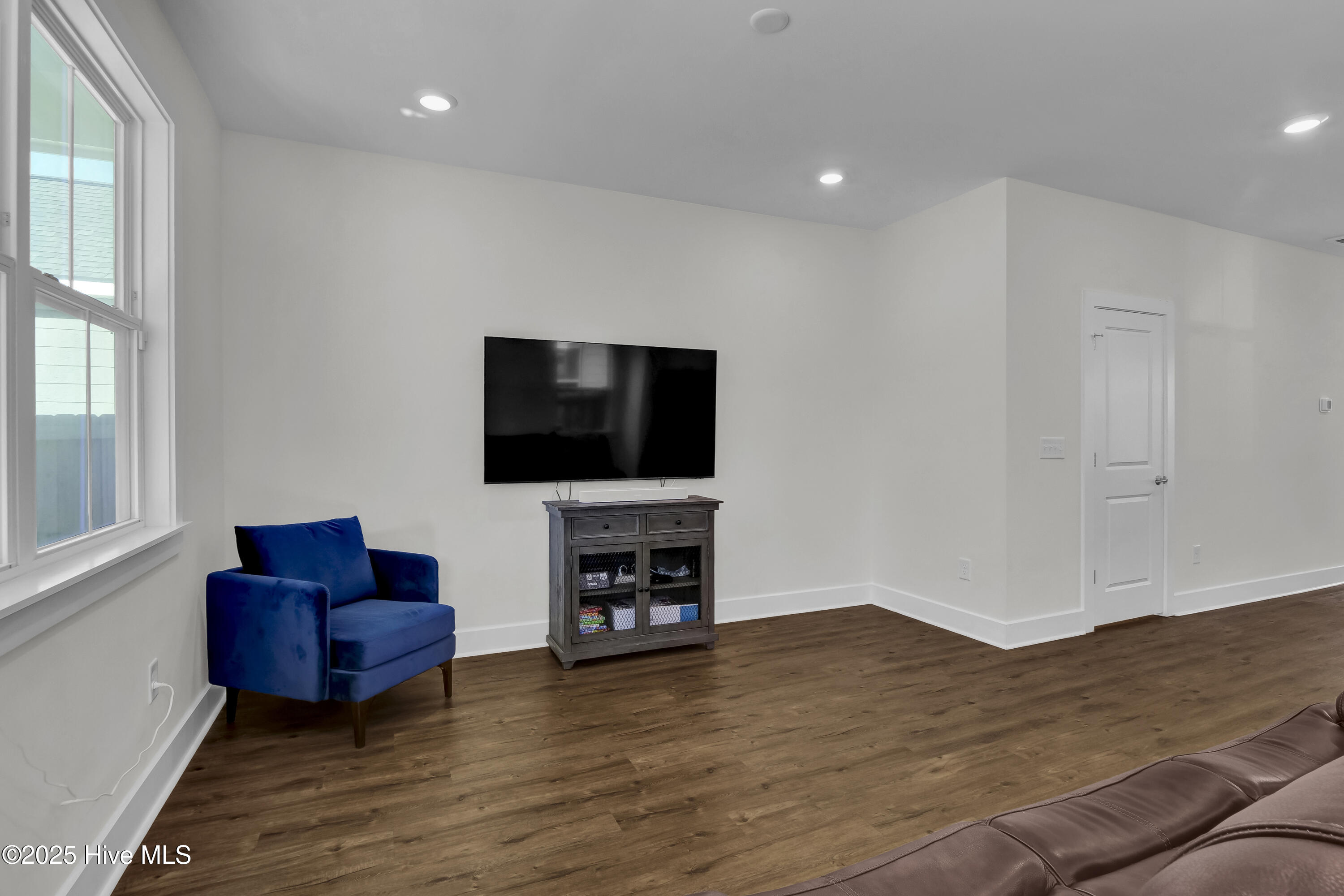 812 Edgerton Drive Property Photo 11