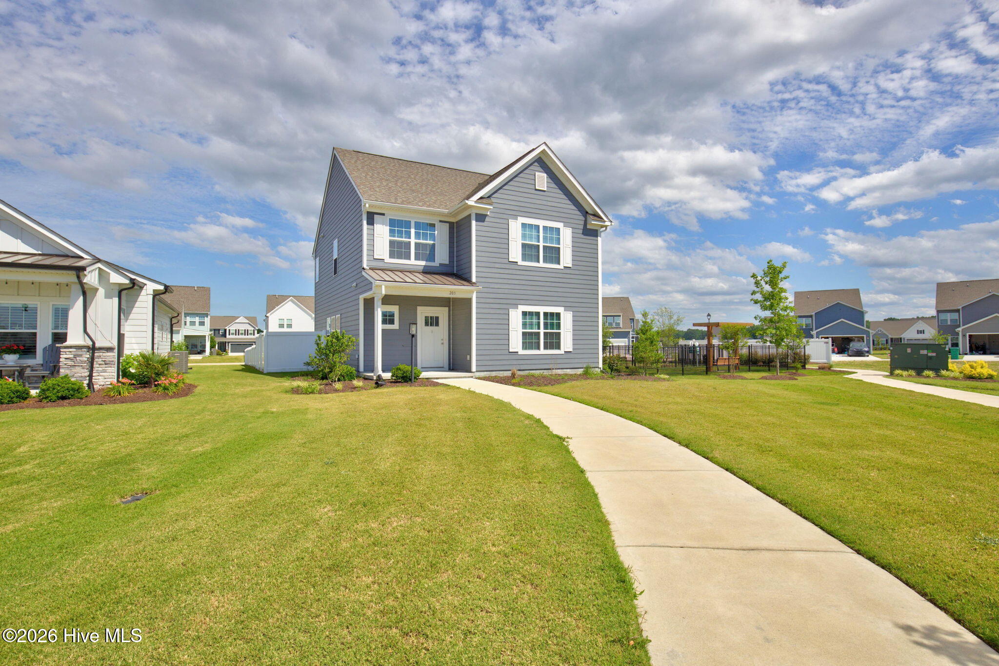 203 Iris Circle Property Photo 1