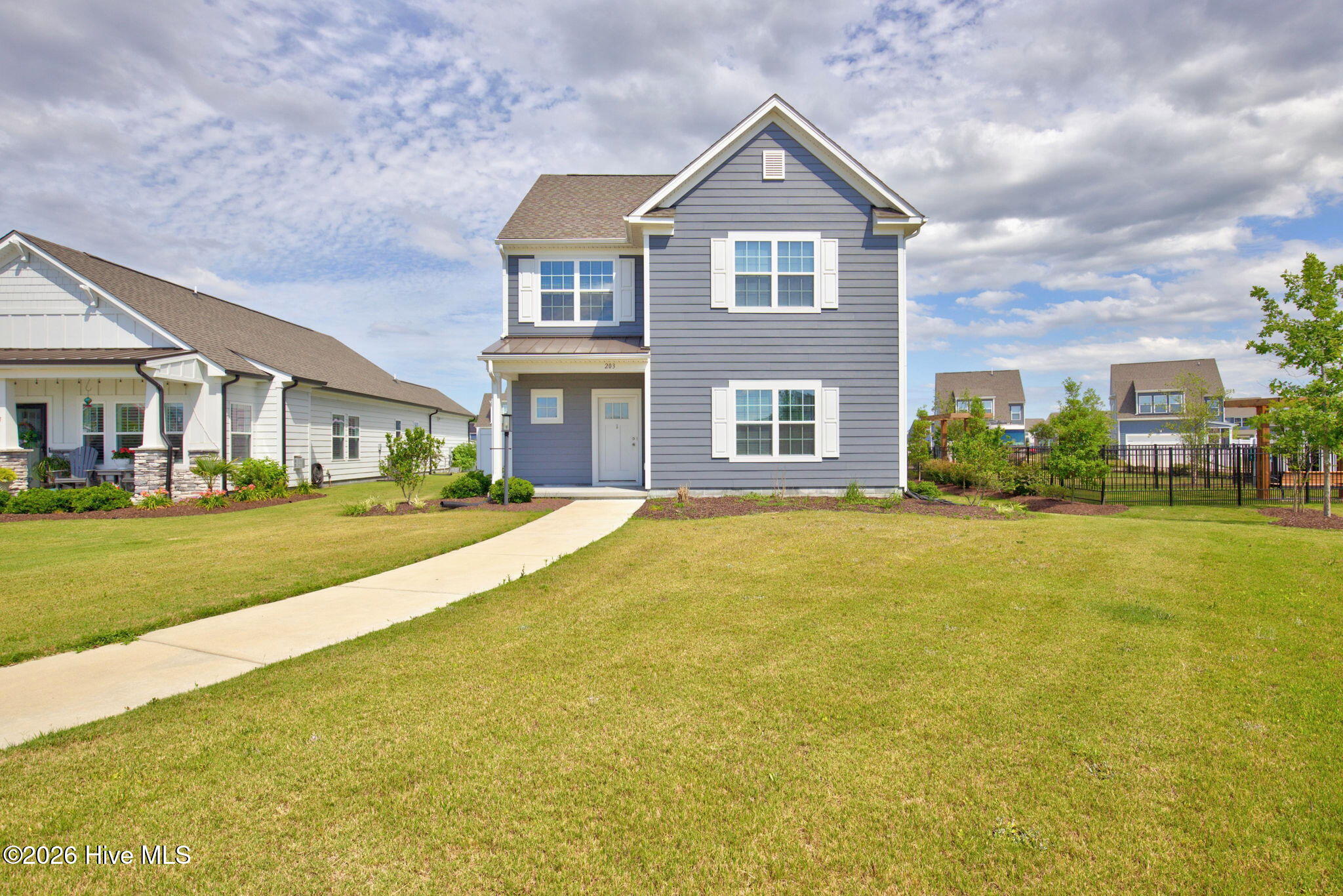 203 Iris Circle Property Photo 2