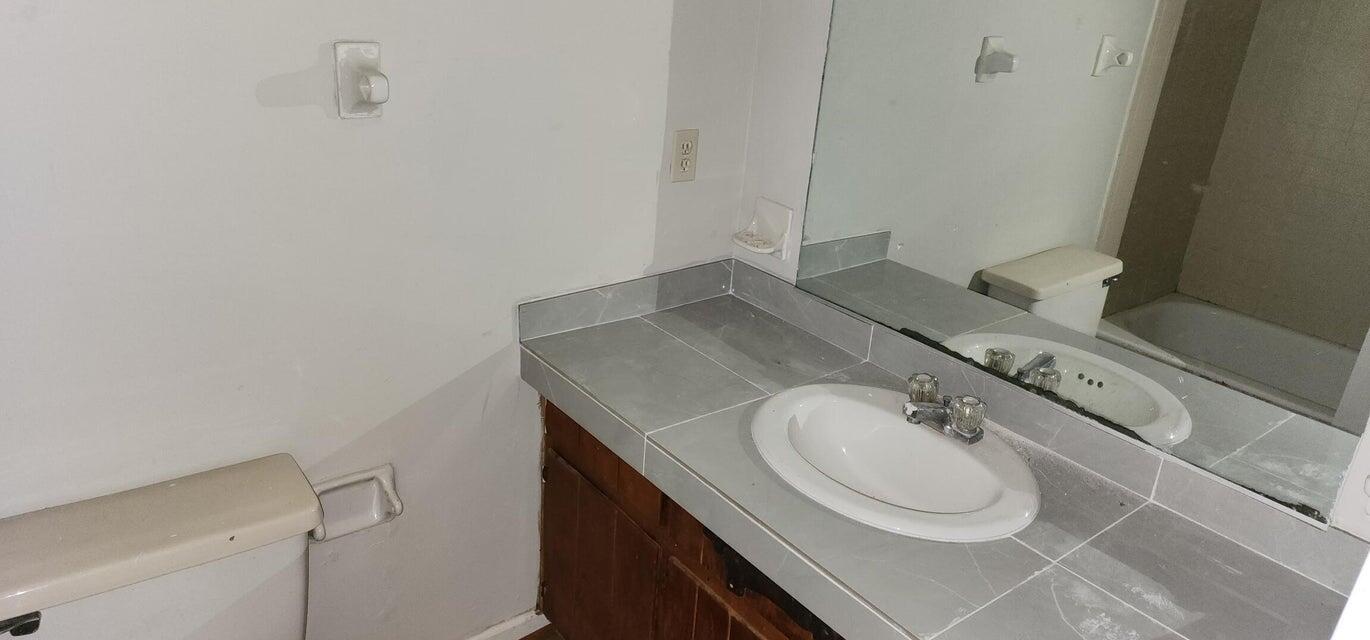 2615 Claymont Road Property Photo 9