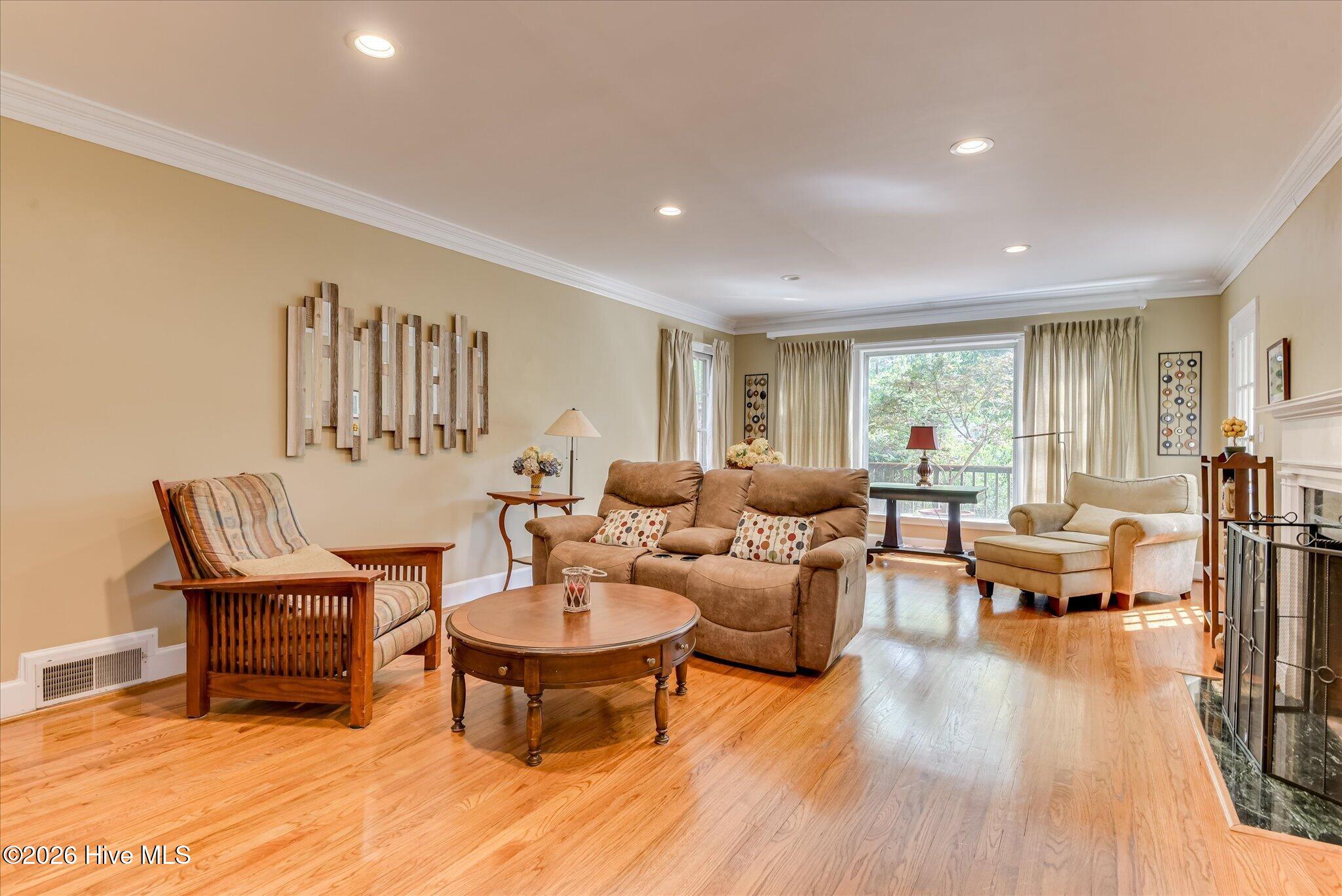 708 Oberlin Road Property Photo 10