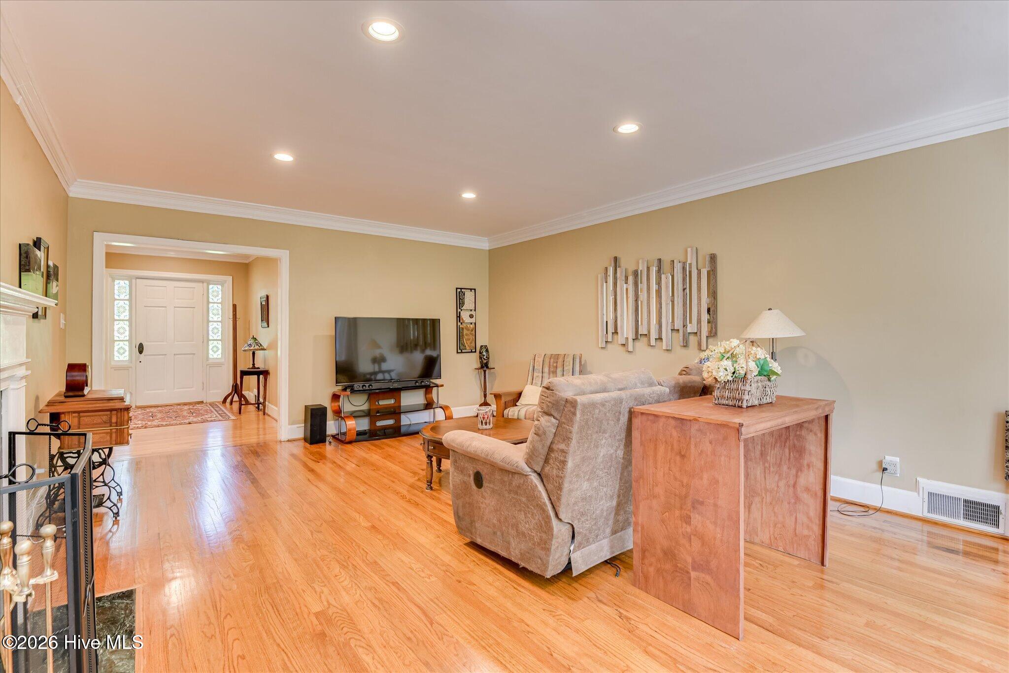708 Oberlin Road Property Photo 13