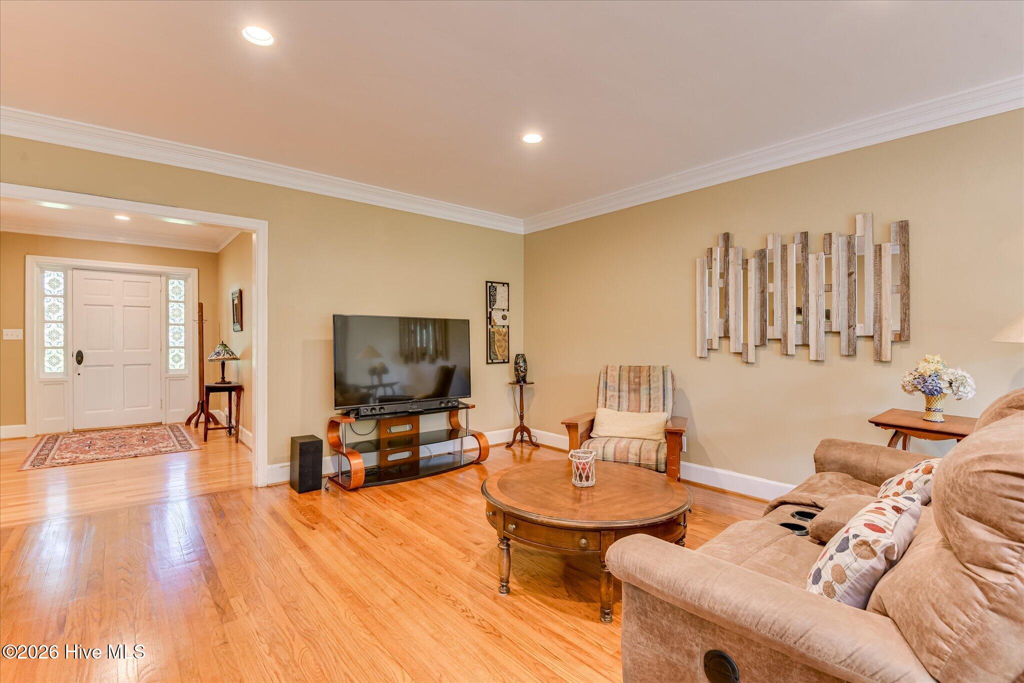 708 Oberlin Road Property Photo 14