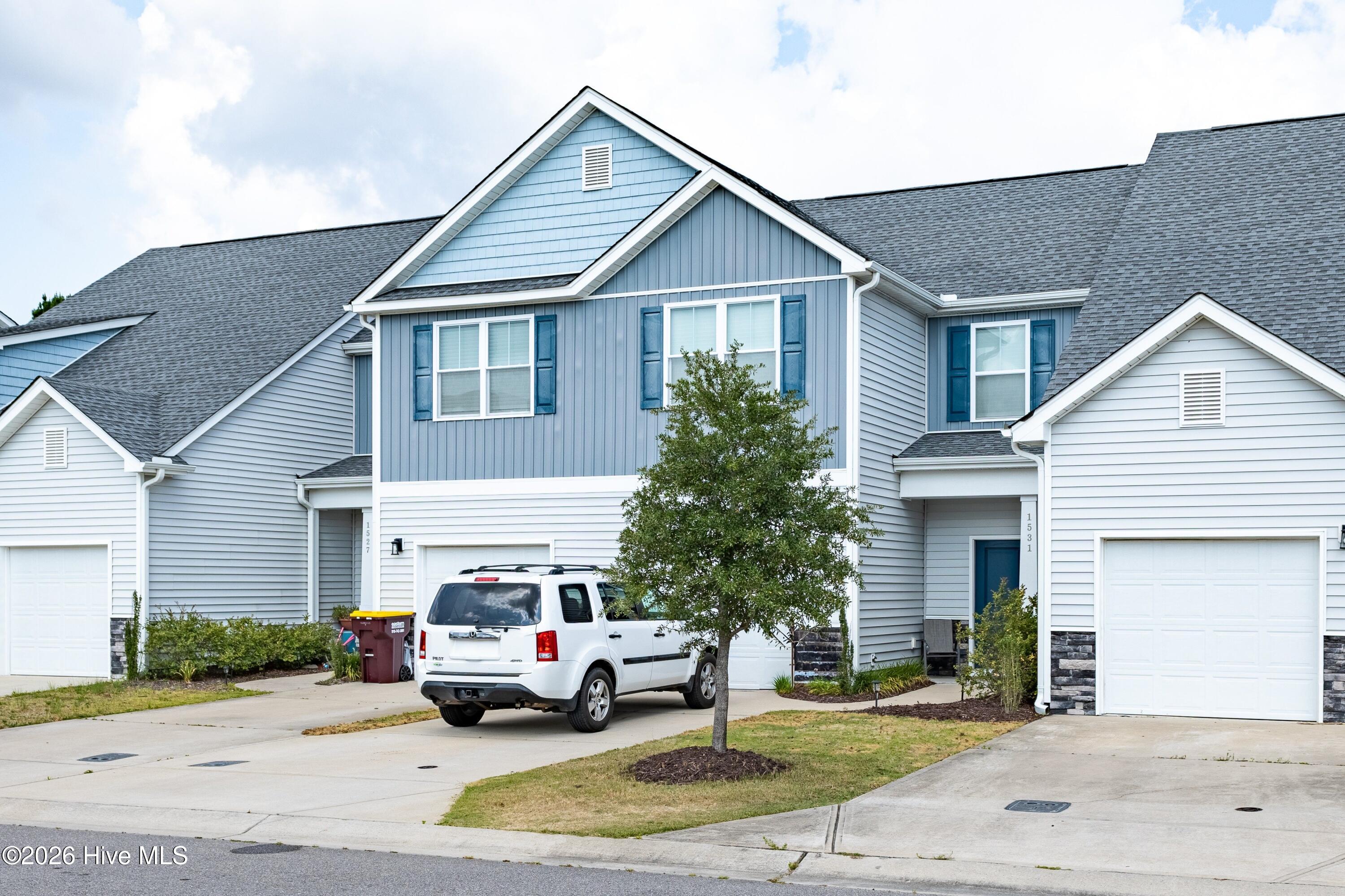 1531 Grey Cliff Property Photo 2