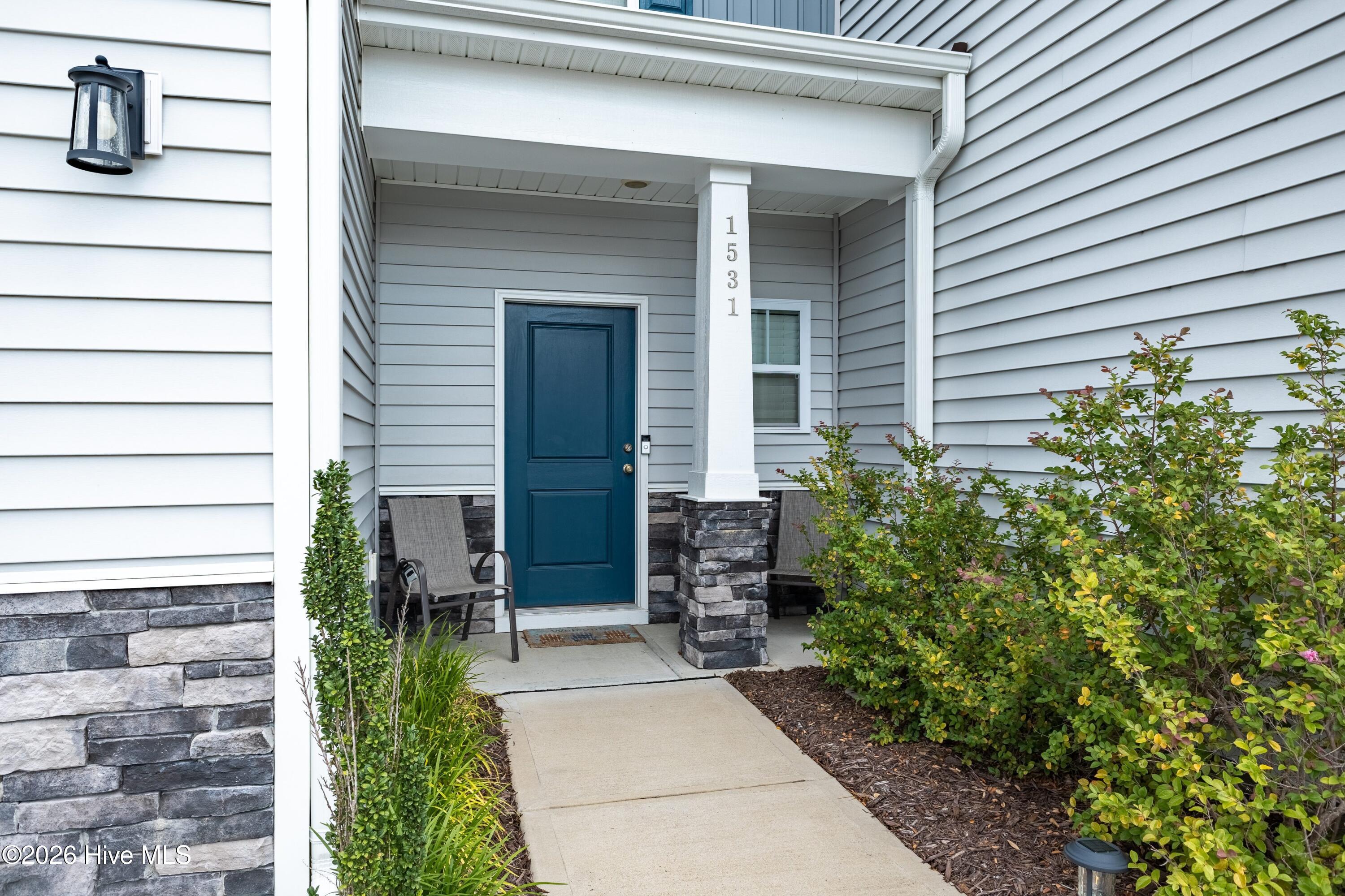 1531 Grey Cliff Property Photo 3