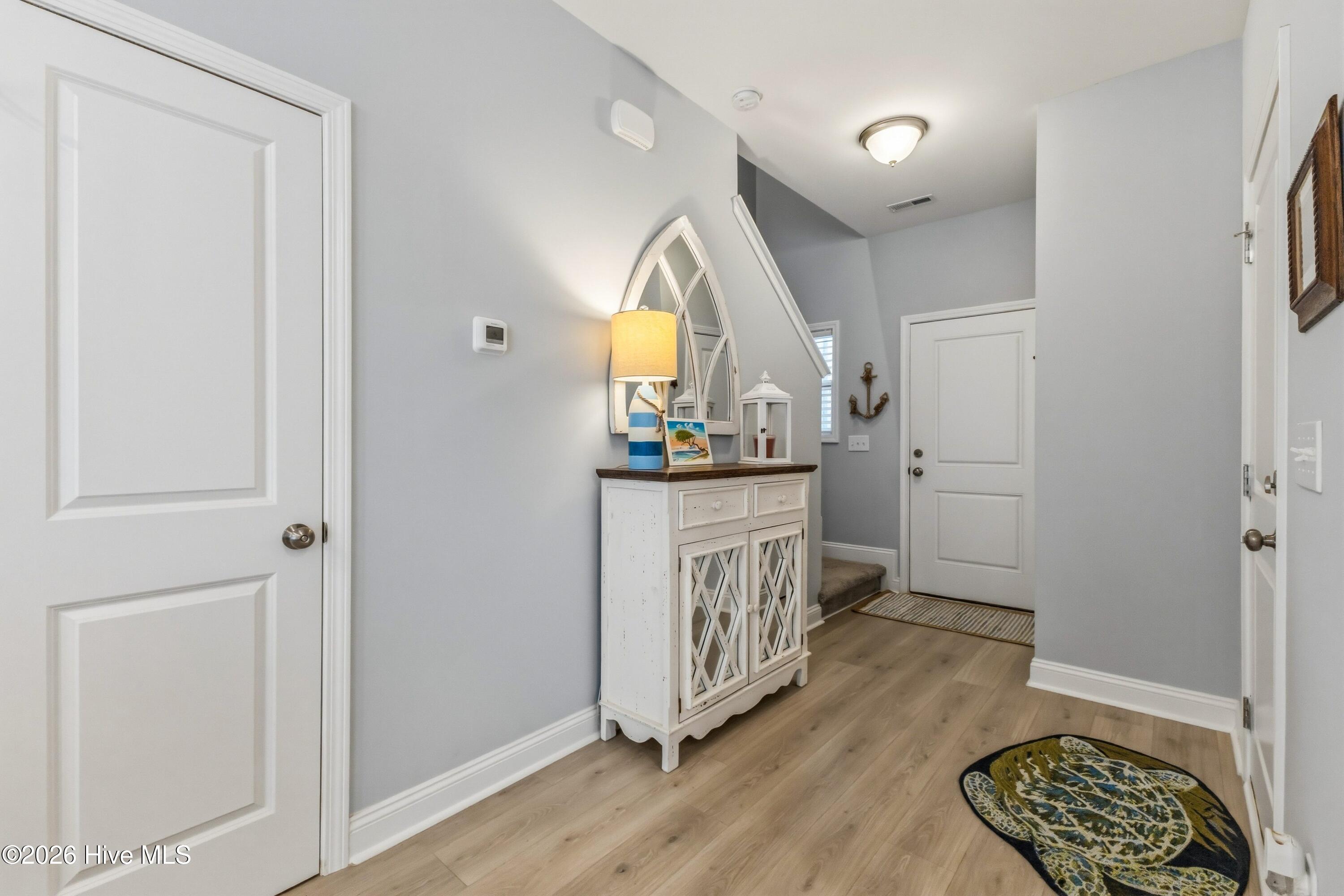1531 Grey Cliff Property Photo 4