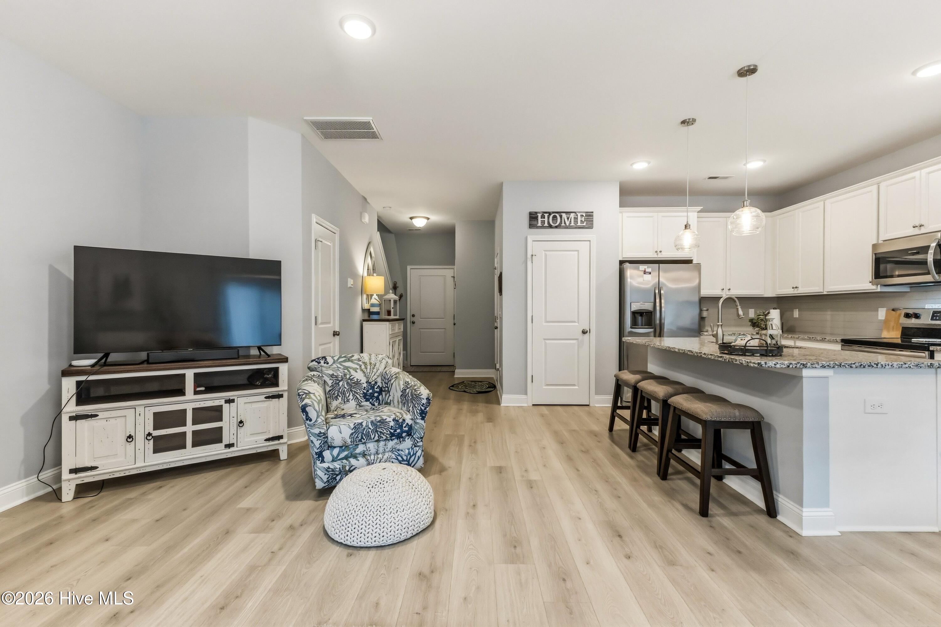 1531 Grey Cliff Property Photo 8