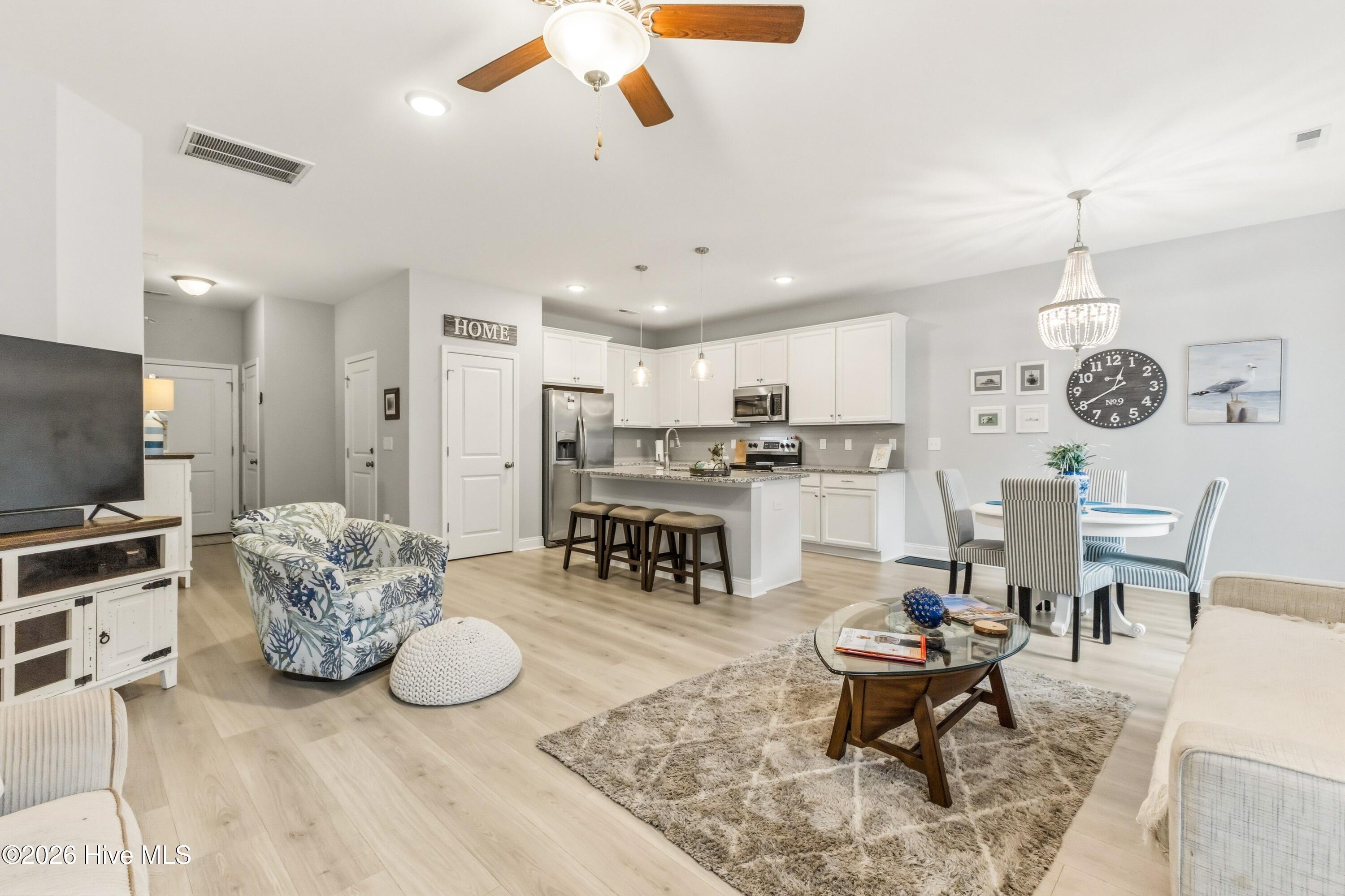 1531 Grey Cliff Property Photo 9