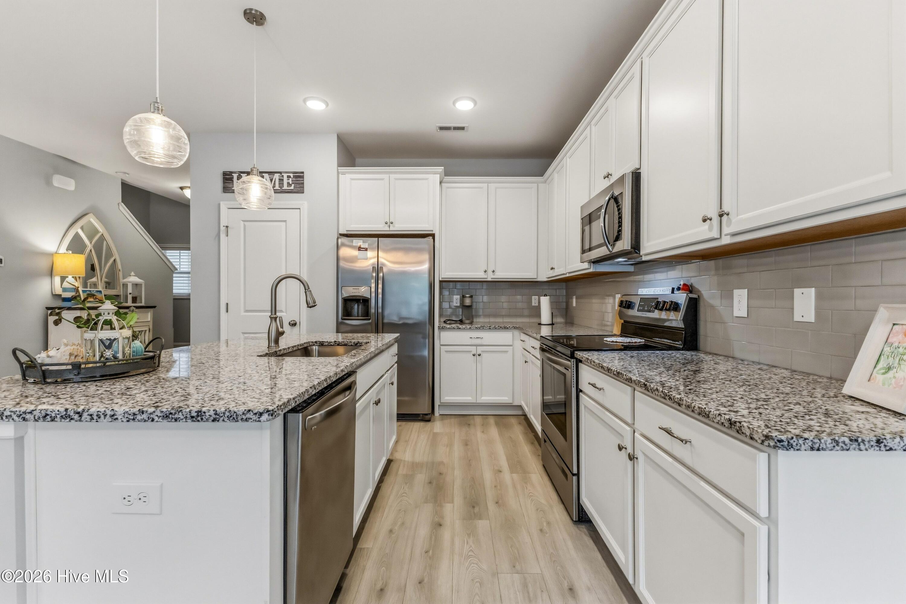 1531 Grey Cliff Property Photo 15
