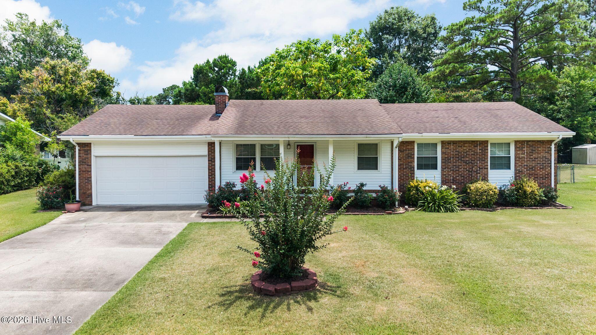 414 Thomas Drive Property Photo 1